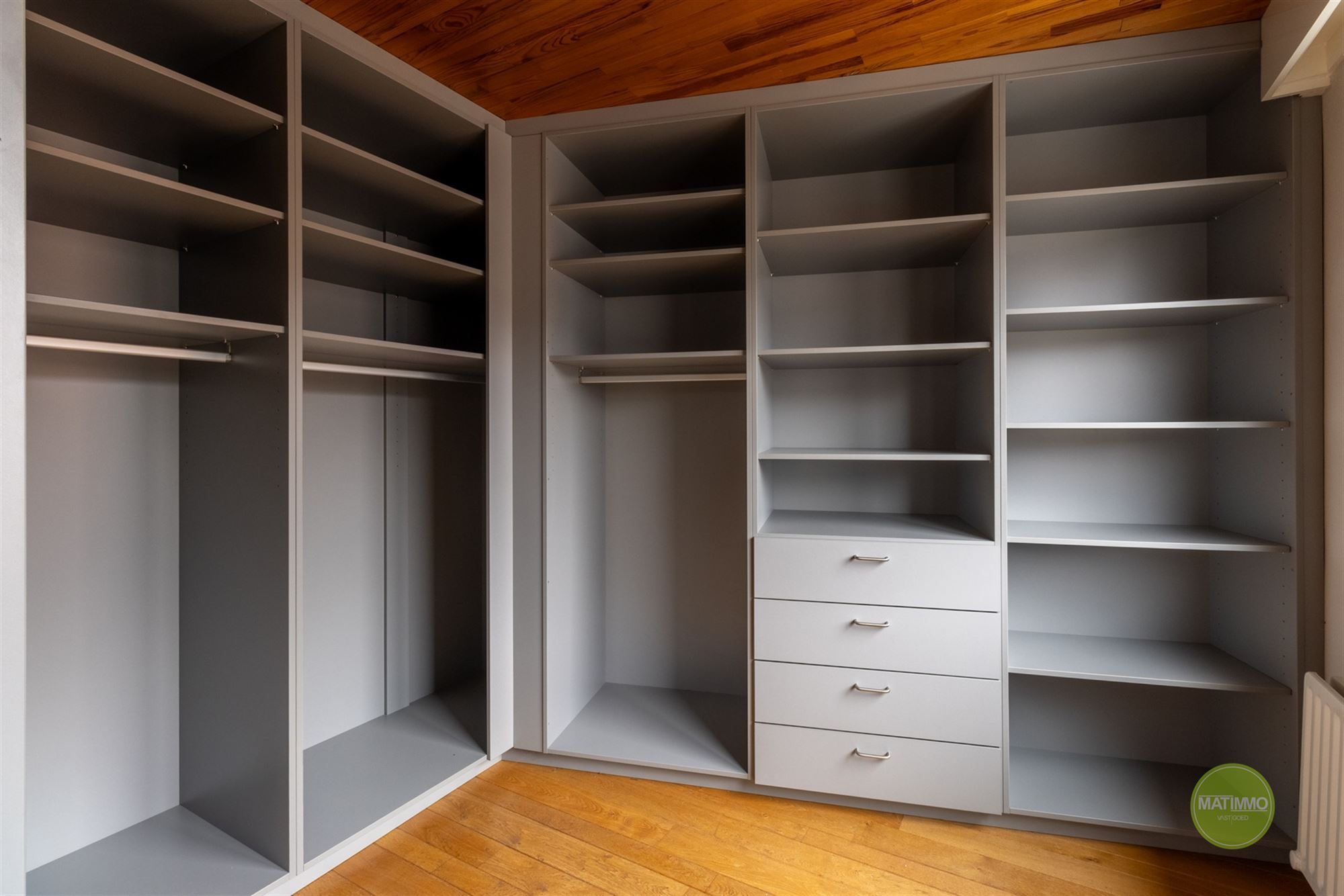 Commercieel handelspand met duplex appartement in Balen foto 19