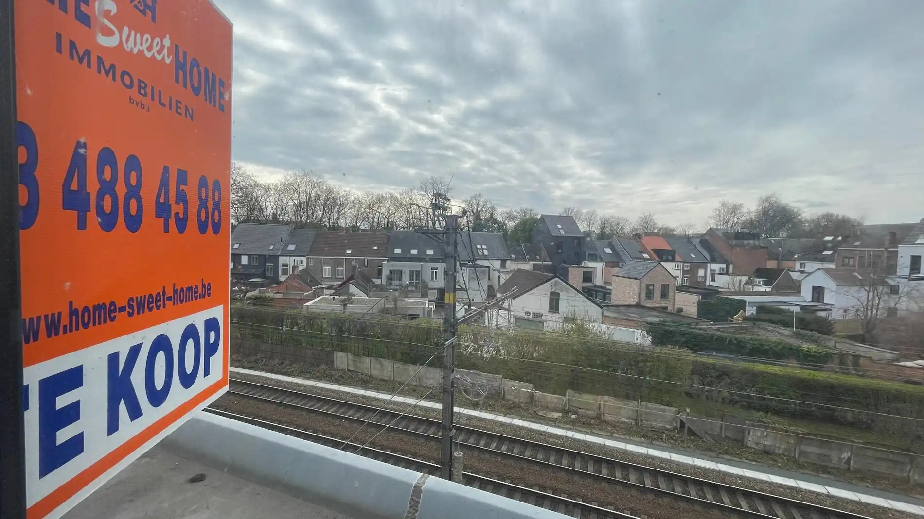 Charmant en lichtrijk dakappartement nabij Lier station (1+1 slpk) foto 15