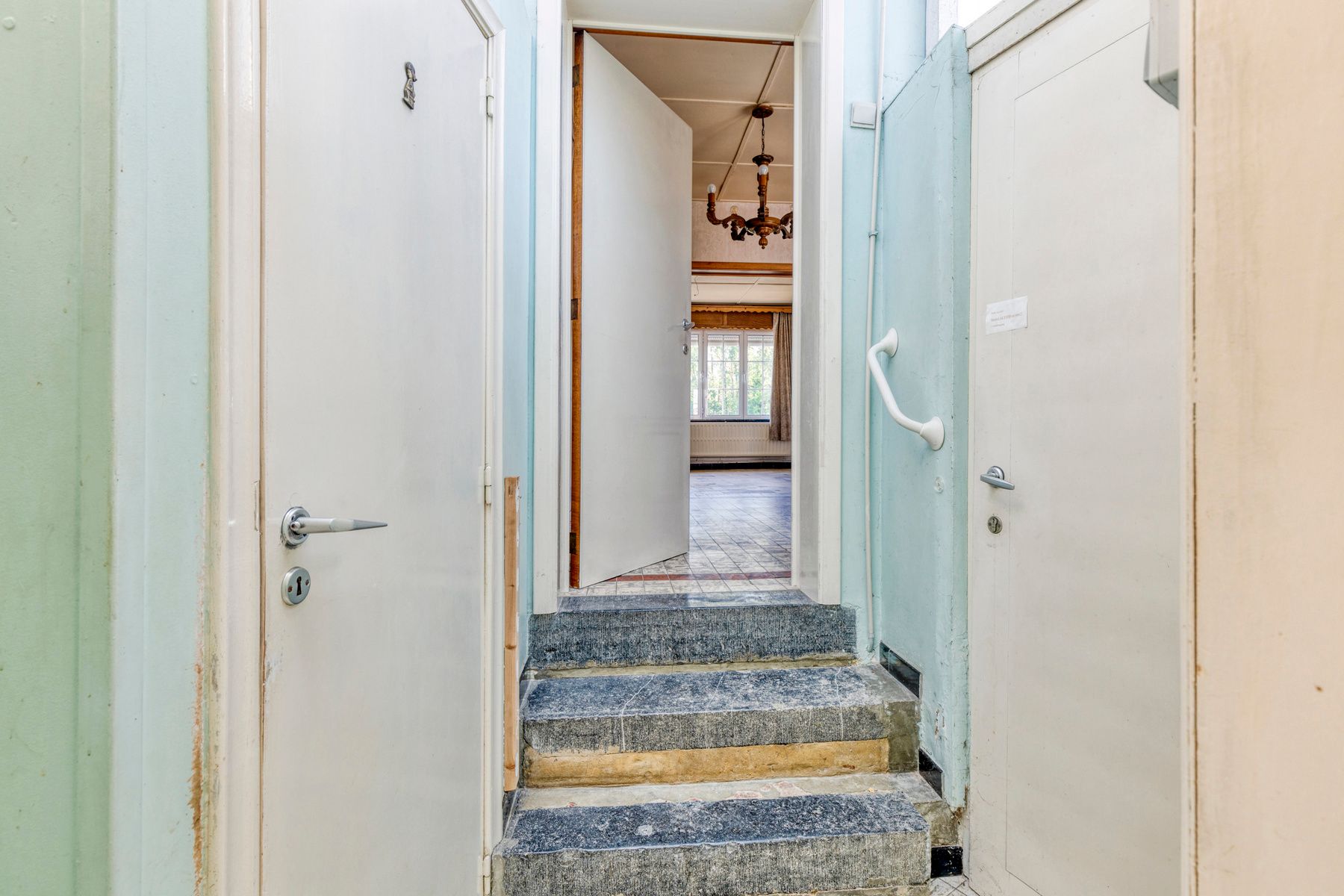 Ruime woning met 5 slaapkamers en grote tuin foto 10