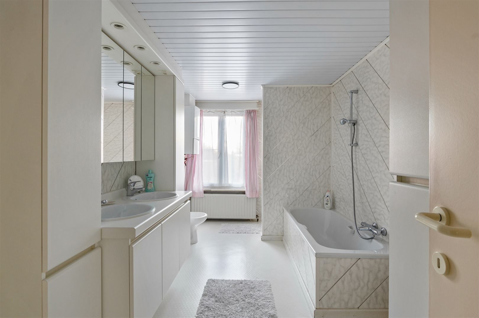 Te renoveren burgerwoning met 3 à 4 slaapkamers en tuin. foto 14