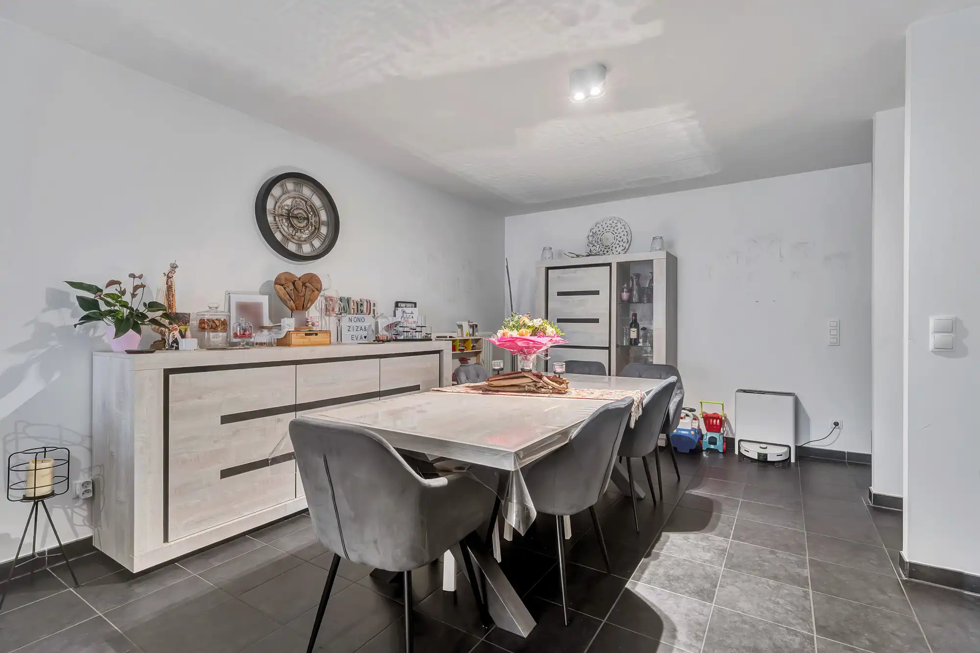 Ruim duplex-appartement met 5 slpks in Sint-Pieters-Leeuw foto 5
