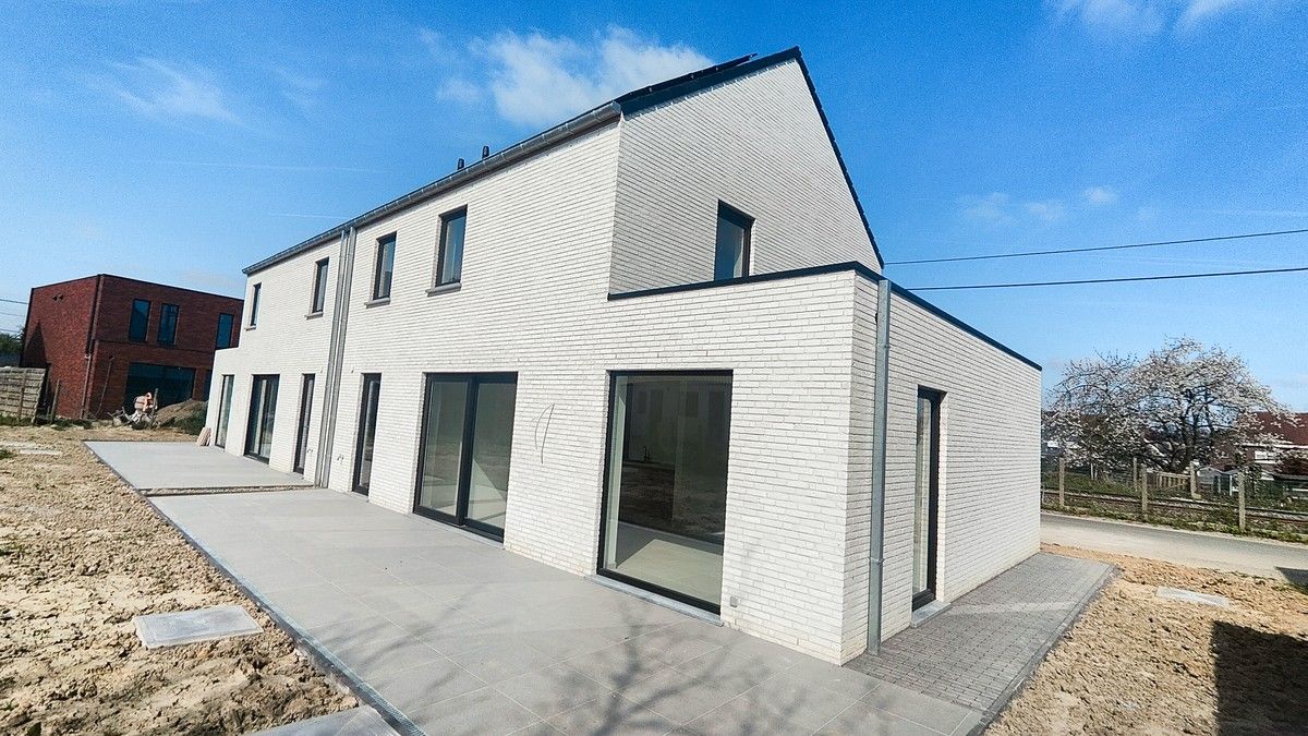 Twee moderne halfopen nieuwbouwwoningen Balegem-Dorp foto 2
