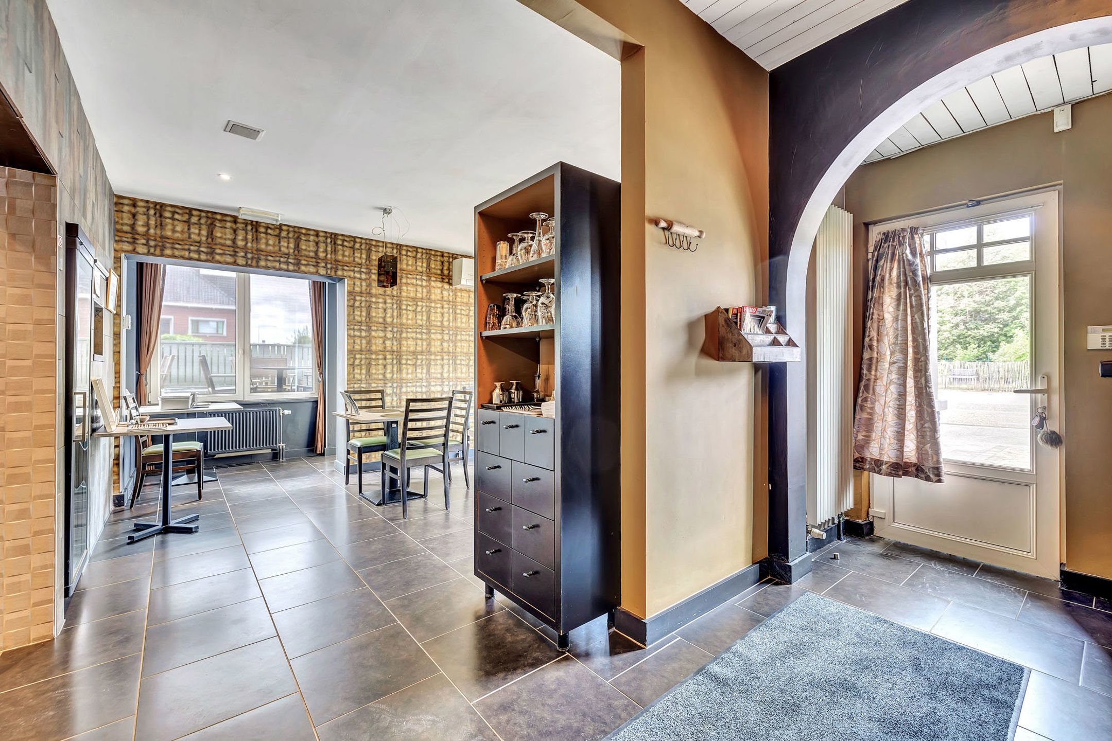 Authentieke woning met handelszaak op toplocatie foto 4