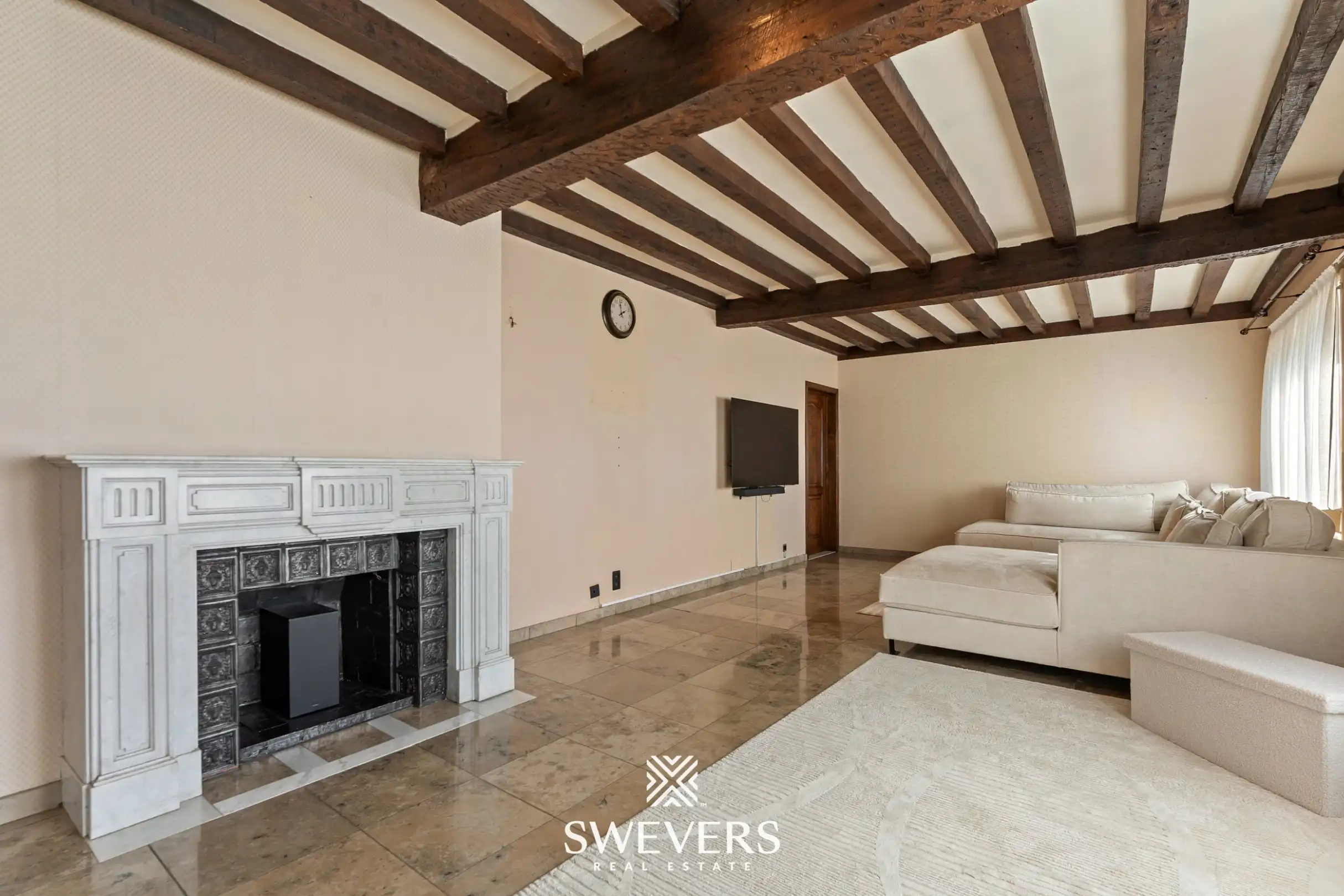 Karaktervolle gezinswoning met veel potentieel op 11a 74ca te Jesseren. foto 6