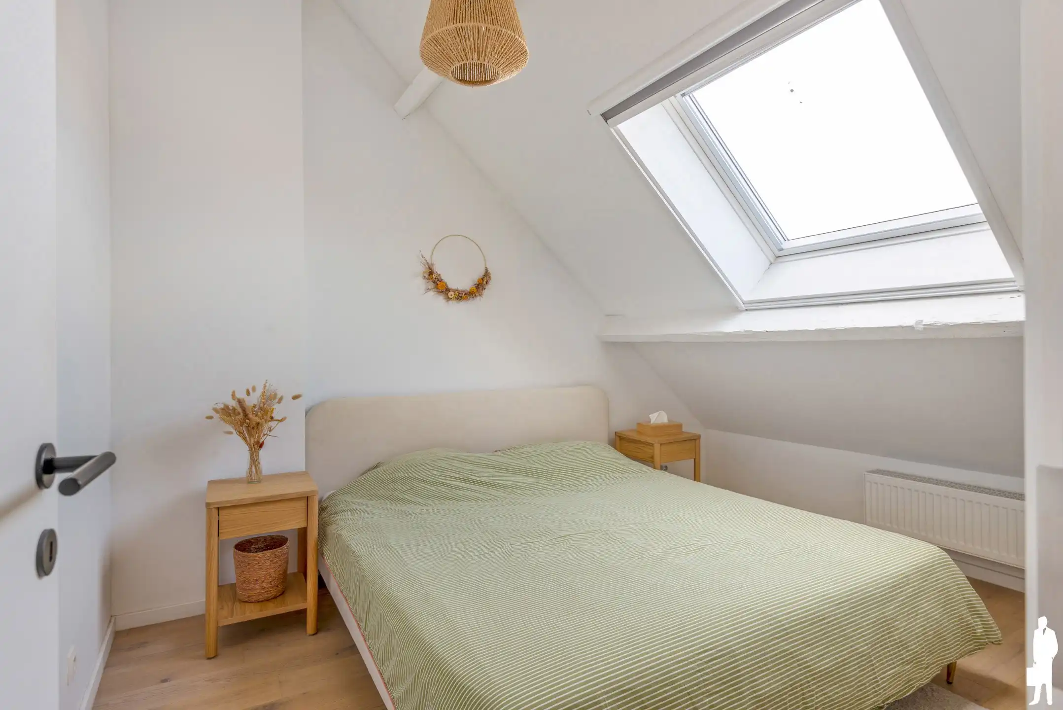 Smaakvol gerenoveerde woning met 3 slaapkamers en mooie tuin foto 22