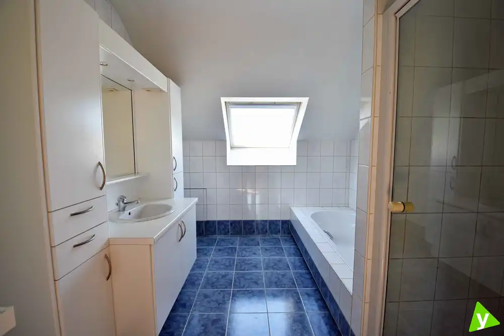 Ruime woning nabij het centrum van Waarschoot foto 19