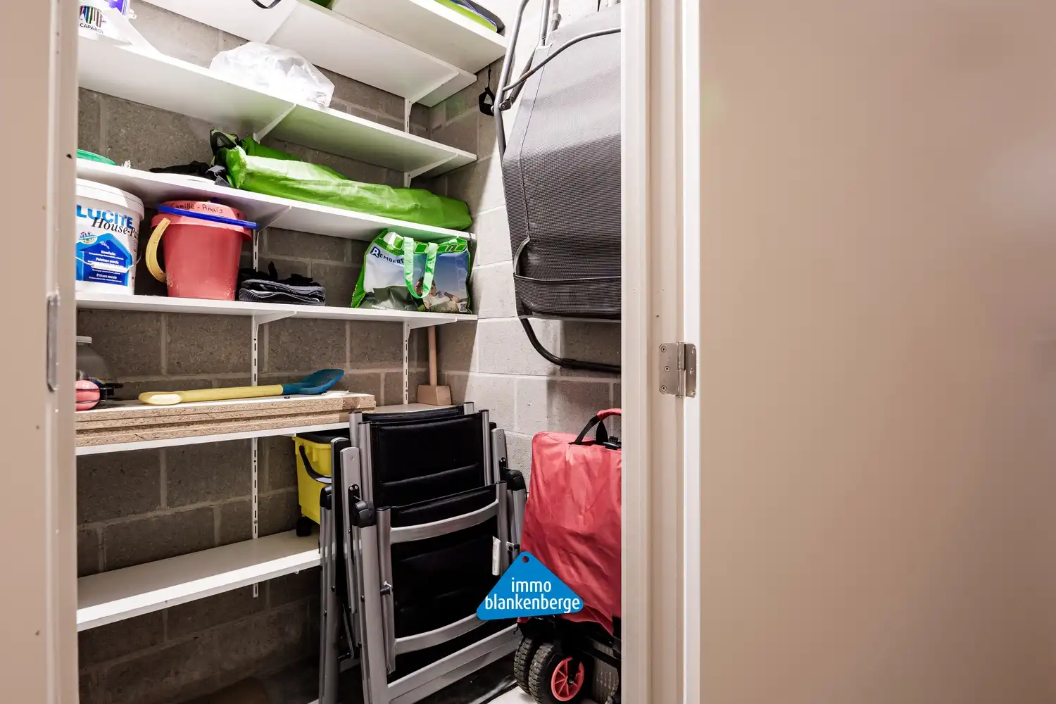 Gelijkvloers 2-slaapkamerappartement met tuin en luxe afwerking in De Haan foto 19