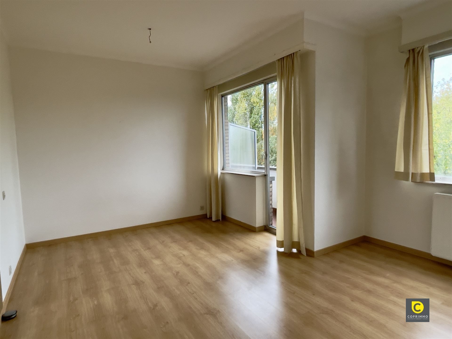2-slaapkamerappartement met autostaanplaats foto 6