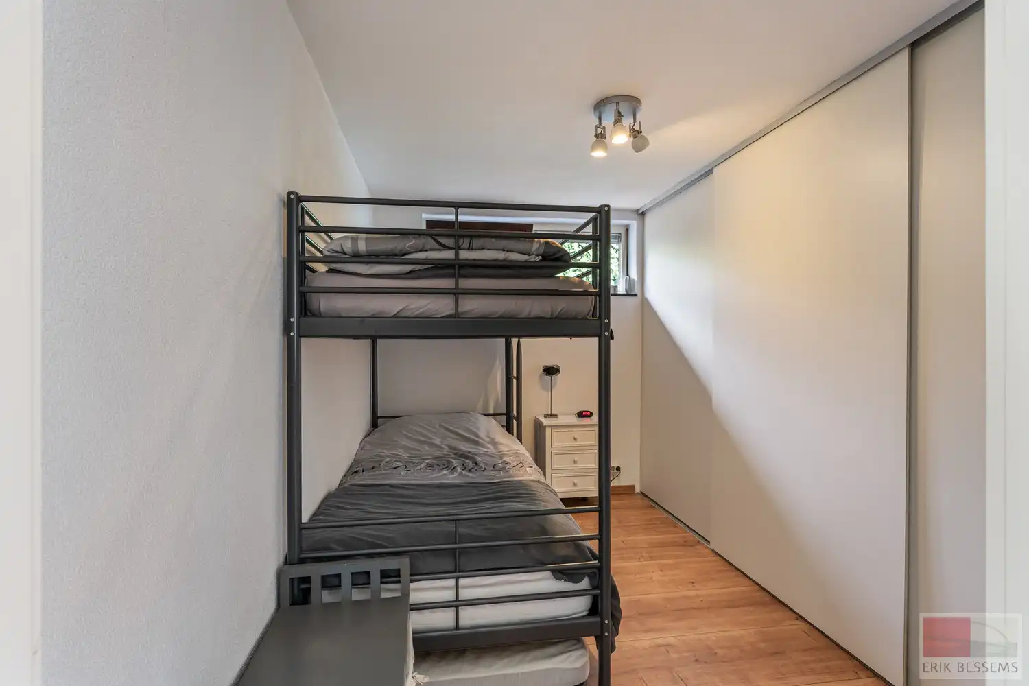 Gelijkvloerse vakantiewoning met een woonoppervlakte van 78 m², gelegen op een ruim perceel van 551 m². foto 15