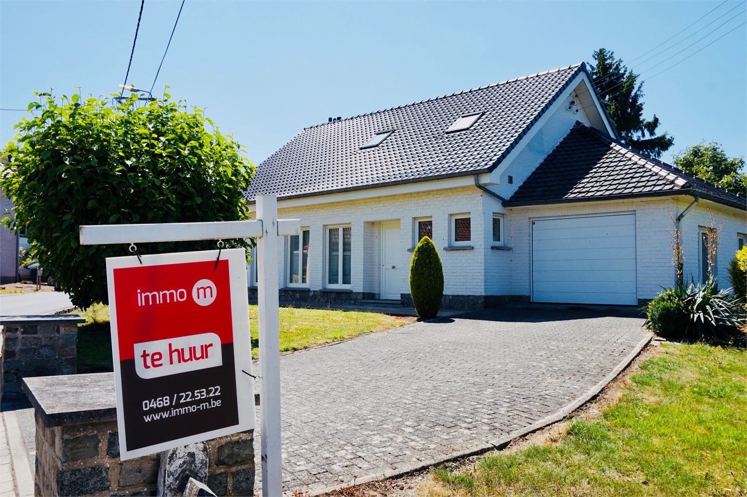 Volledig gerenoveerde woning met 3 slaapkamers op 10 min van het centrum van Leuven en dichtbij oprit E40. foto {{pictureIndex}}