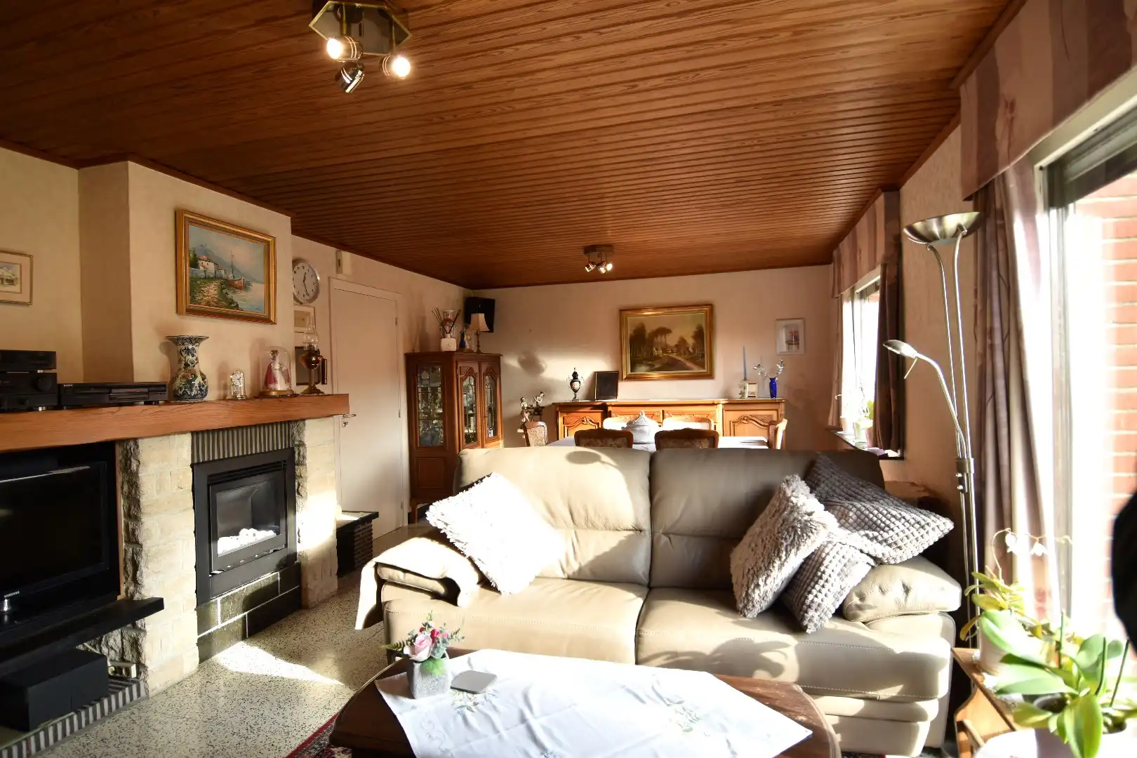 Gezellige woning met 3 slaapkamers, zonnige tuin en 2 garages te koop in Gullegem foto 5