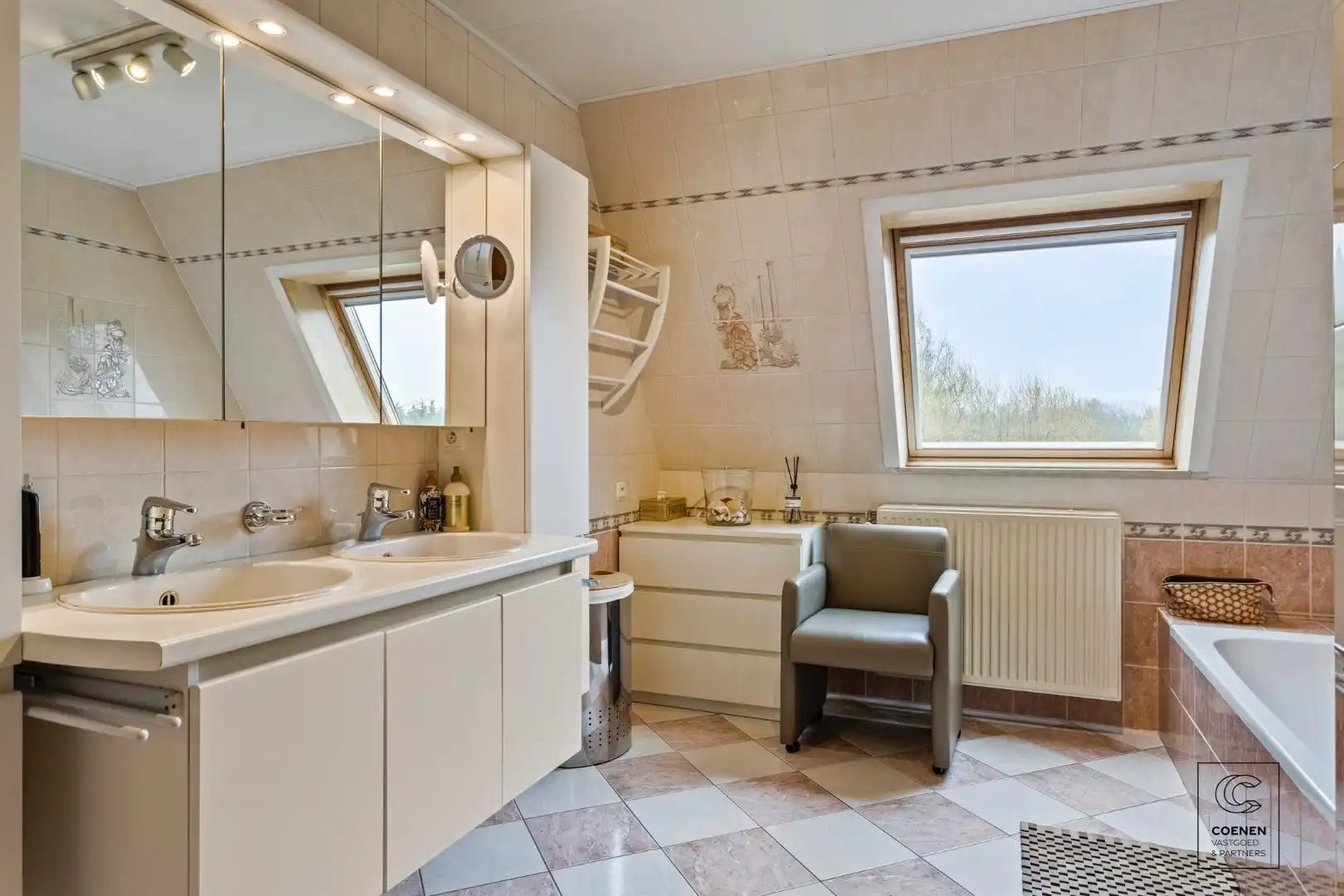 Ruim en stijlvol appartement van 146m² met zonnig terras in Lier!  foto 14