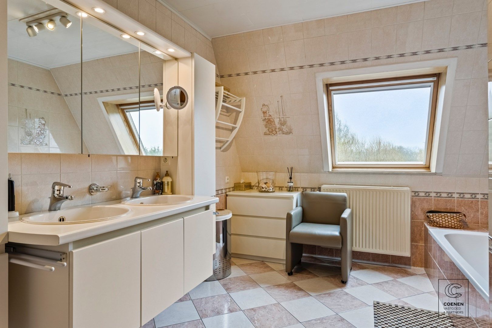 Ruim en stijlvol appartement van 146m² met zonnig terras in Lier!  foto 14