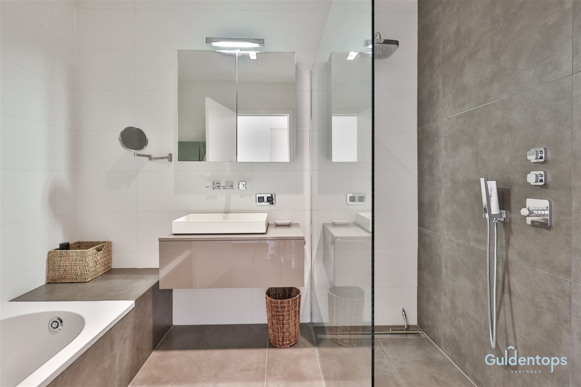 Knap ruim luxueus appartement op absolute toplocatie foto 21
