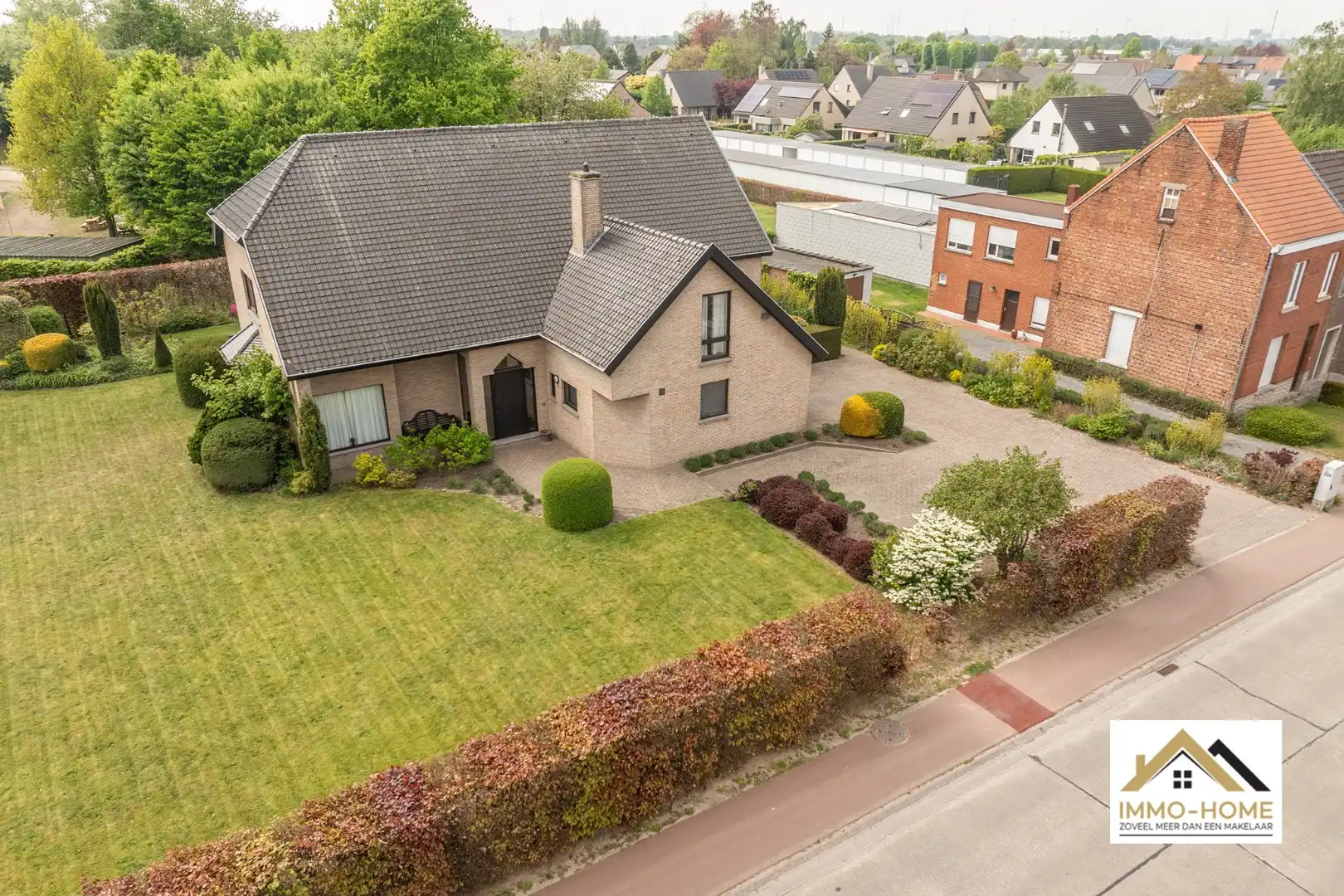 Villa met groot volume op TOPlocatie foto {{pictureIndex}}
