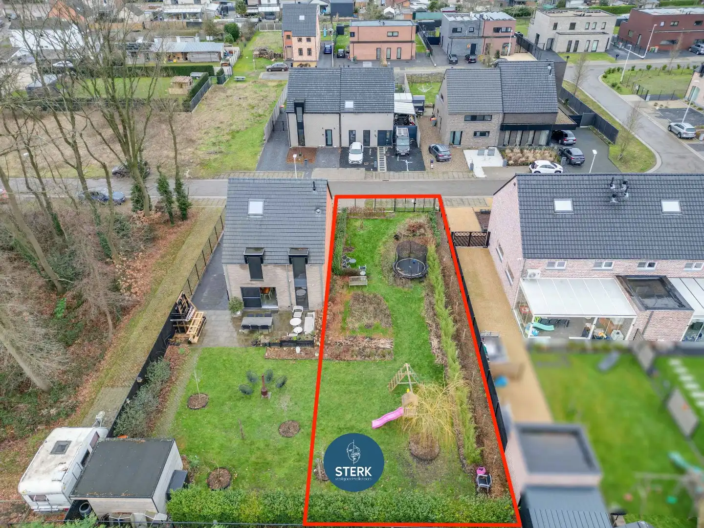 HALFOPEN BOUWGROND OP EEN KINDVRIENDELIJKE LOCATIE TE LANAKEN !  foto 3