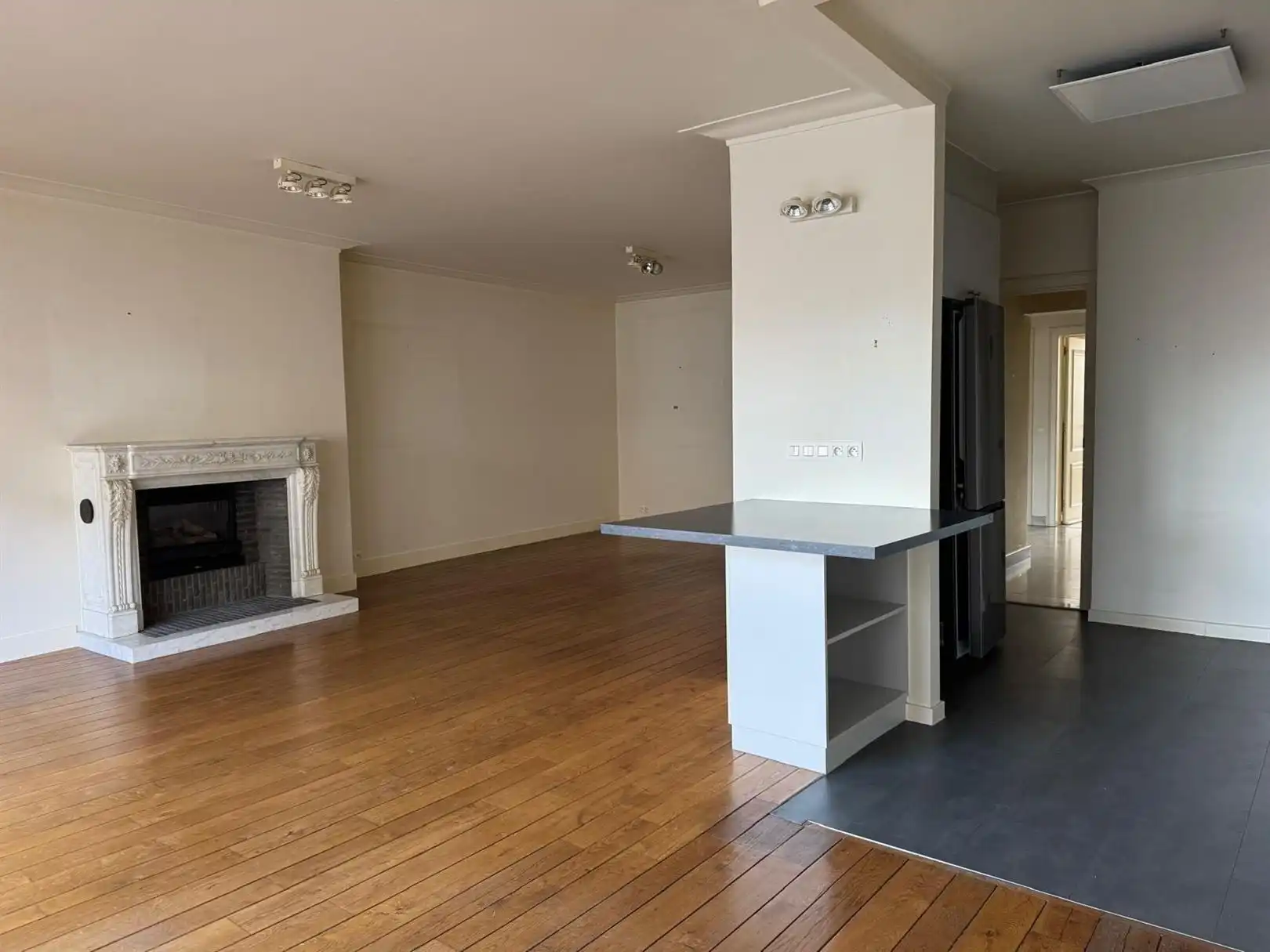 Ruim appartement met uitzicht over de Grote Markt foto 6