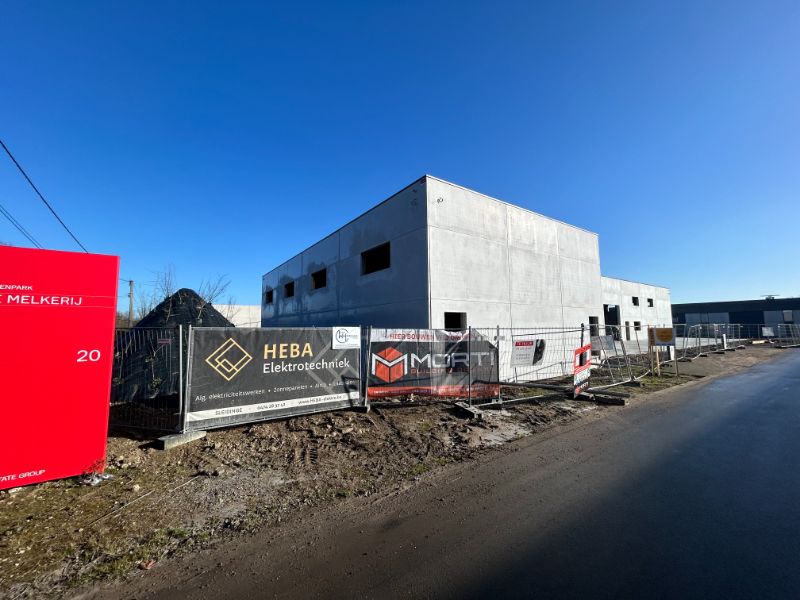 Nieuwbouw magazijn op uitstekende ligging - mogelijkheid tot kantoor foto 9