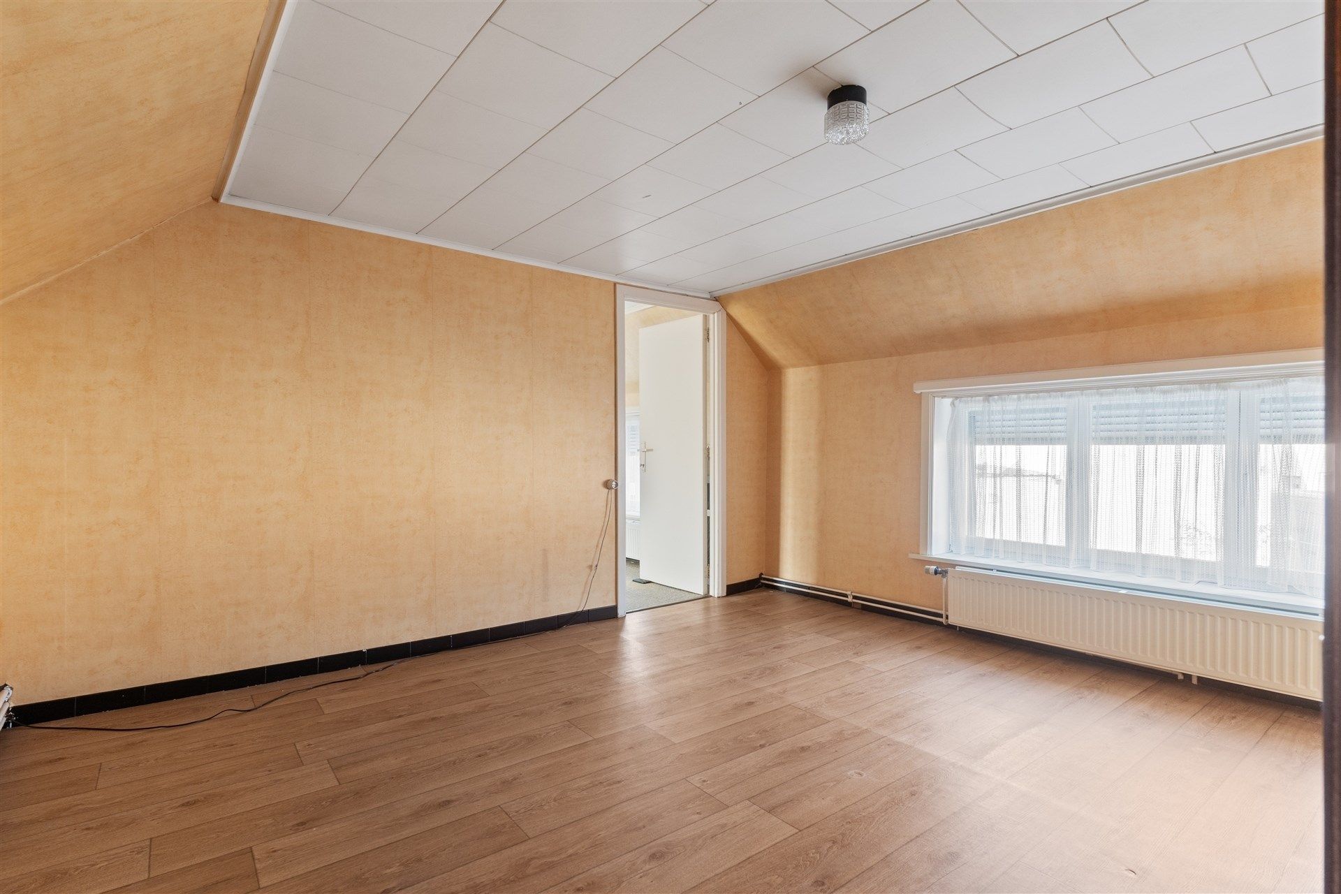 op te knappen woning met leuke tuin en inpandige garage. foto 14