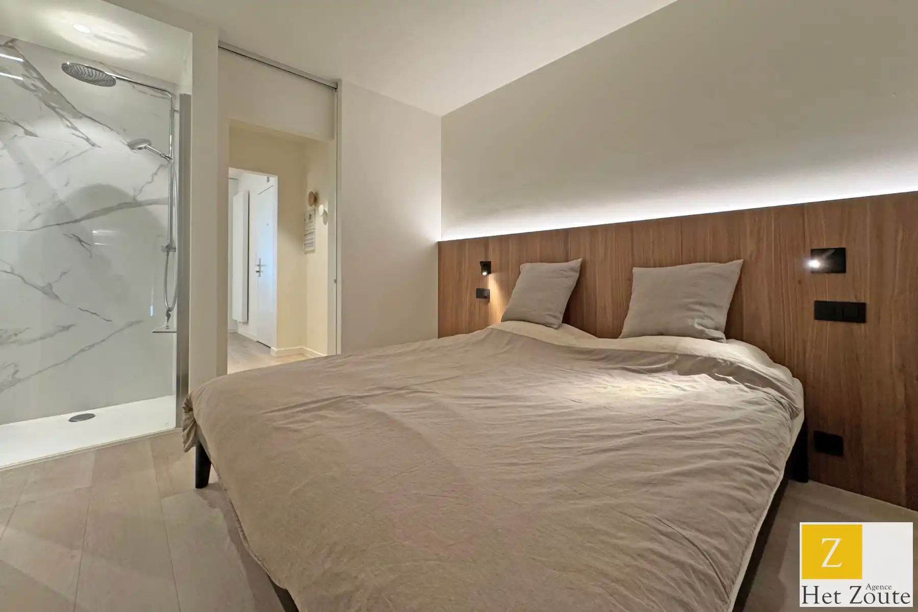 Charmant gerenoveerd appartement met zijdelings zeezicht foto 10