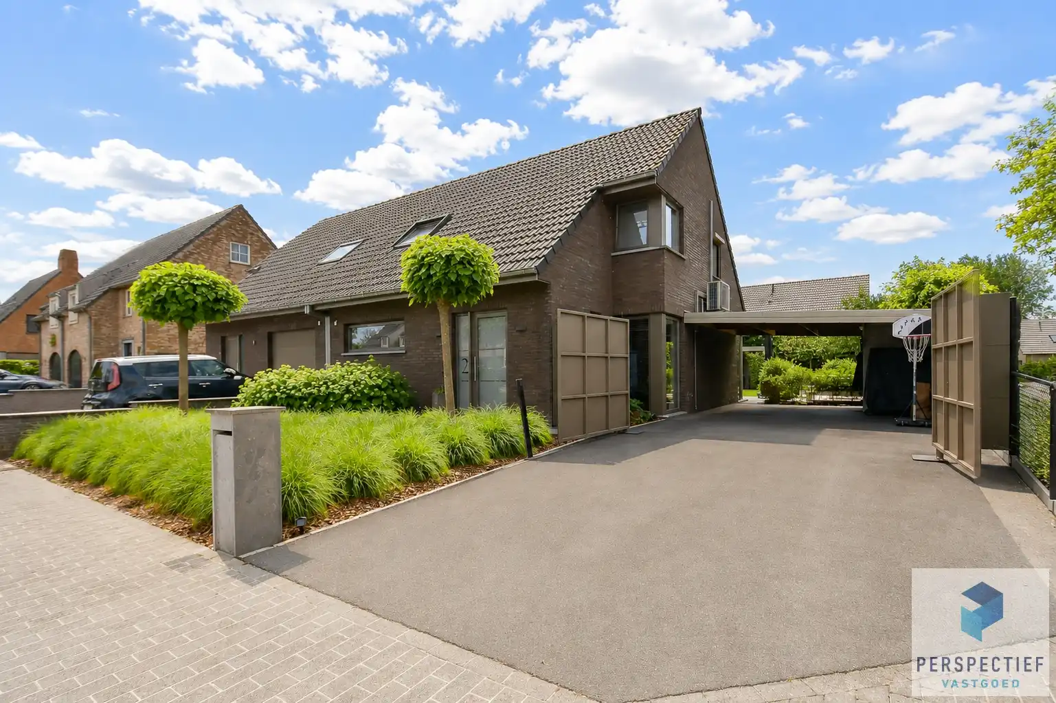 Moderne, veelzijdige gezinswoning met kantoorruimte en gezellige tuin foto 22