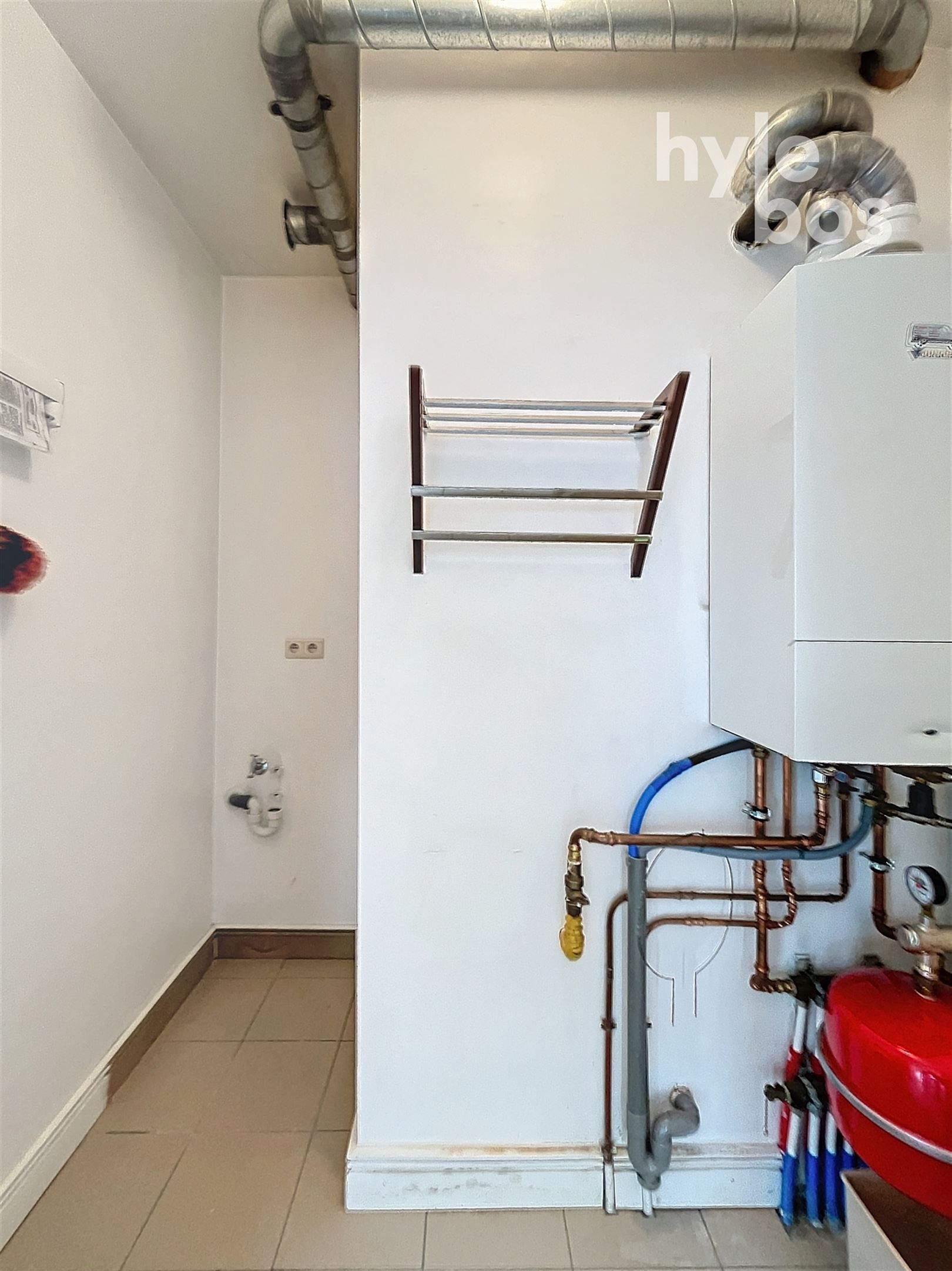 Instapklaar 2 slaapkamer appartement met autostaanplaats foto 7