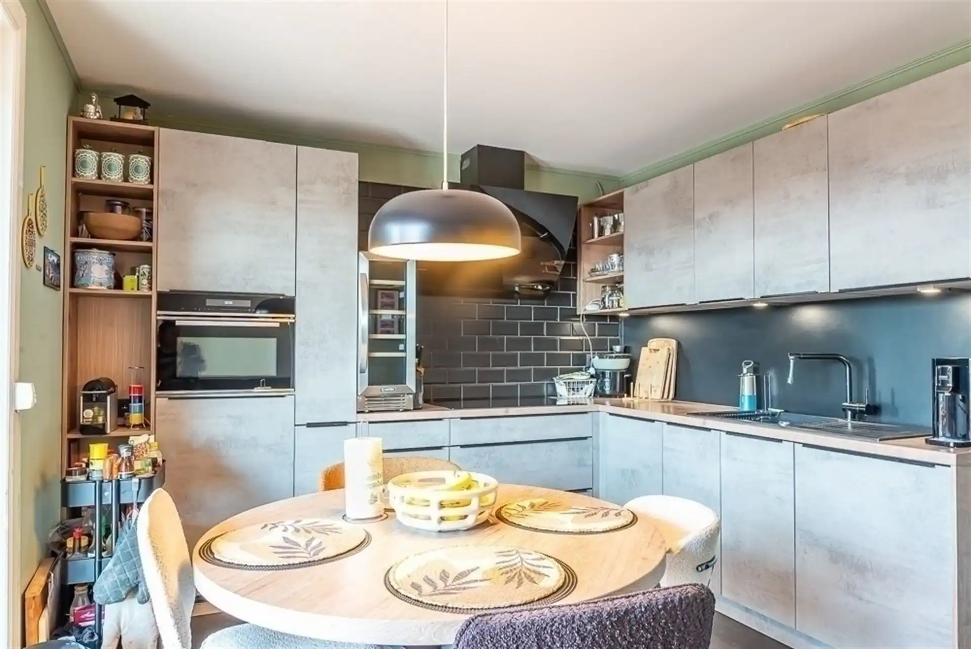 Karakteristiek handelshuis met ruime bovenwoning op toplocatie nabij Maasmechelen foto 34
