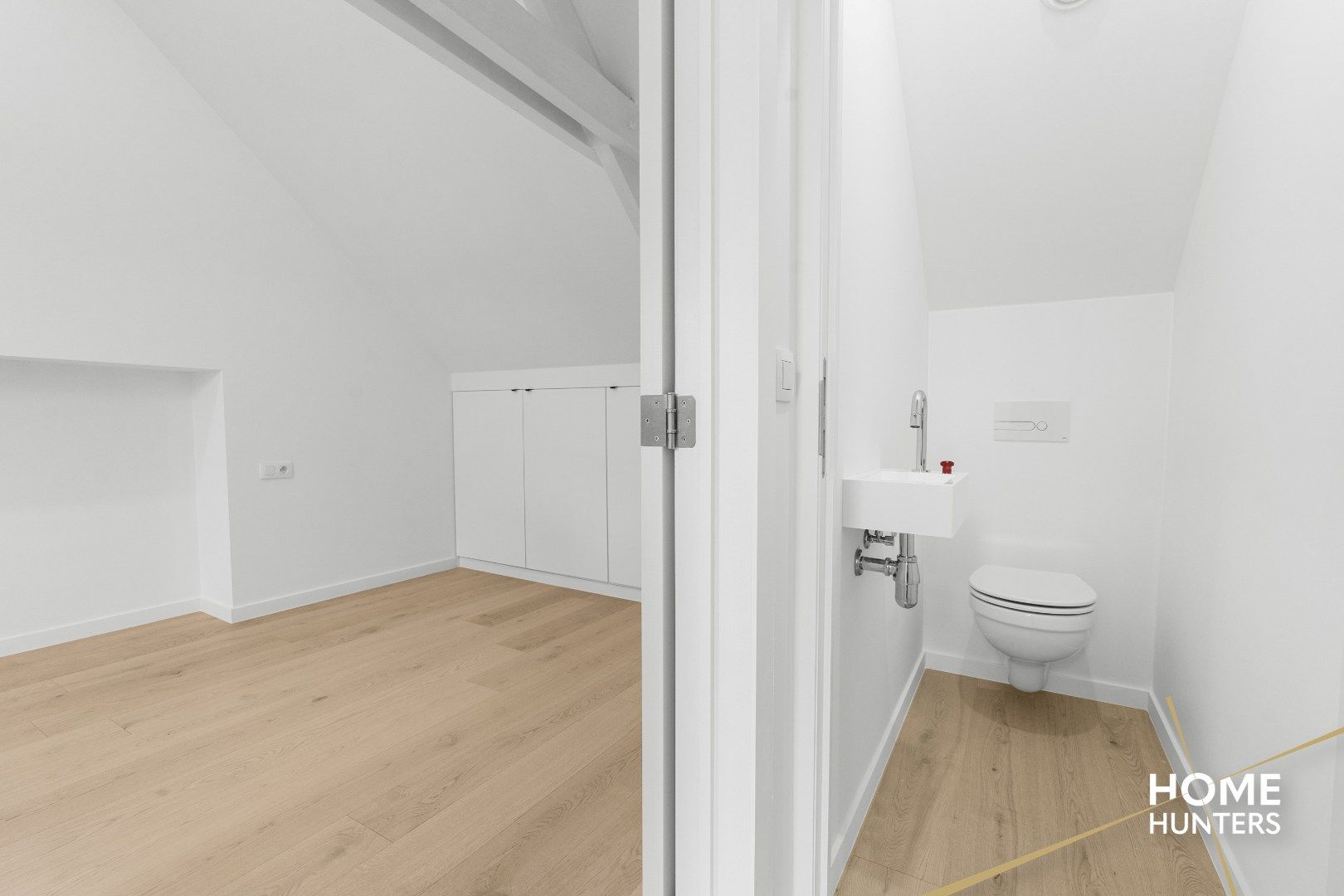 Volledig gerenoveerde woning (anno 2025) met 3 ruime slaapkamers, ruime garage + tuin te Ieper foto 17