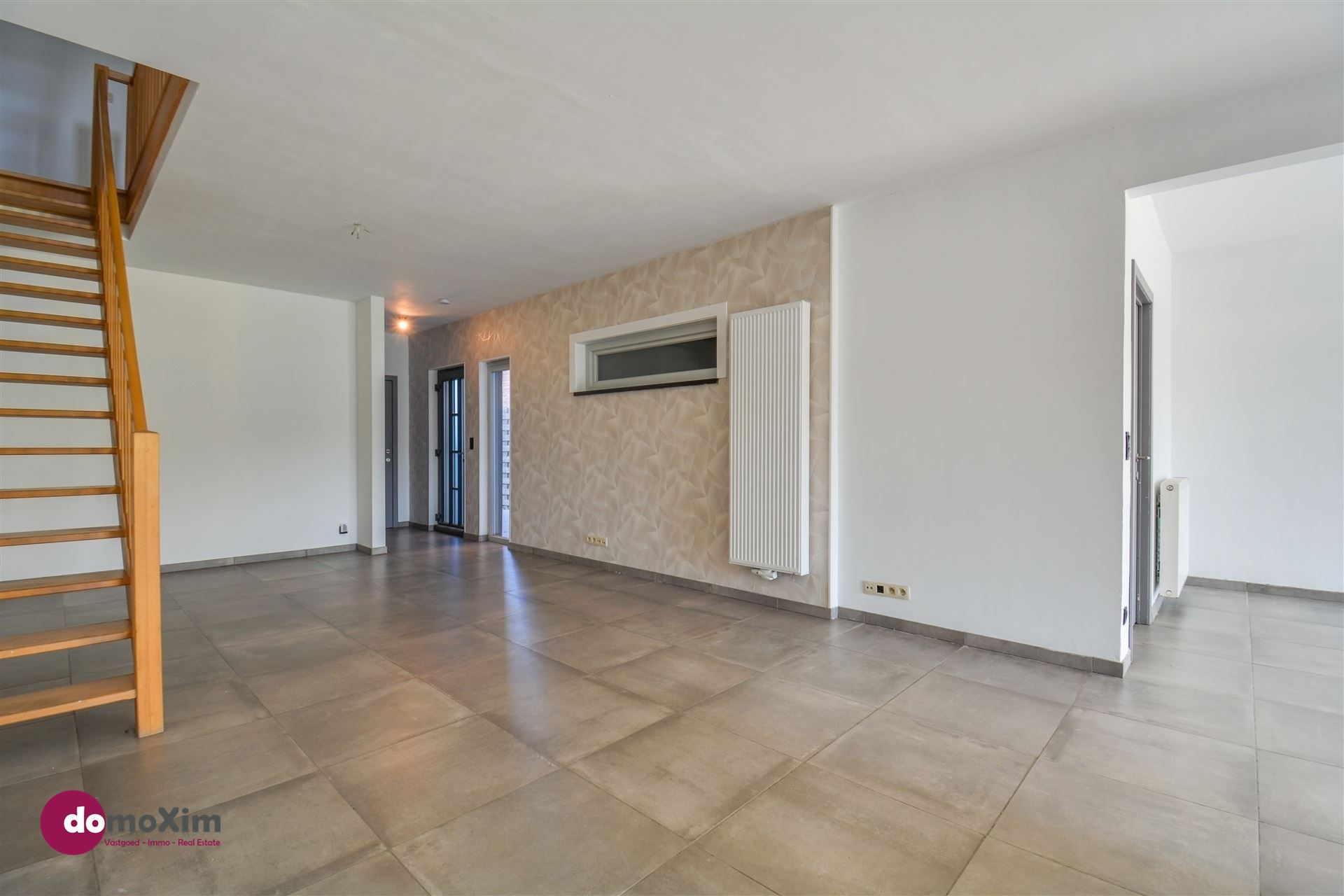 Centraal gelegen, ruime woning met tuin, garage én potentieel foto 6