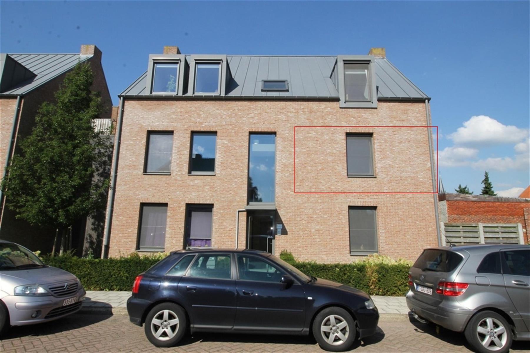 2-slaapkamer appartement op de 1ste verdieping rechts met lift, terras en garage. foto {{pictureIndex}}