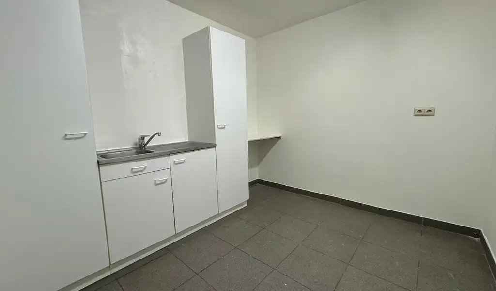 Rustig gelegen kantoor te huur vlakbij centrum Gent foto 9