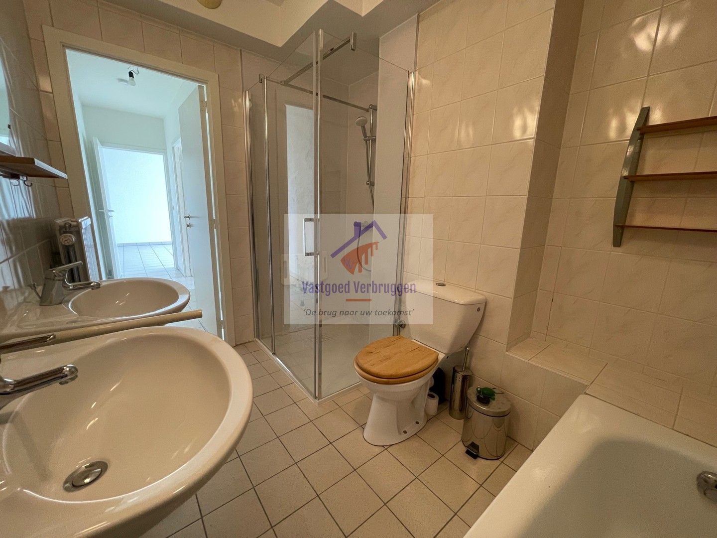 Centraal gelegen appartement (2slpk) met fenomenaal terras en uitzicht foto 8