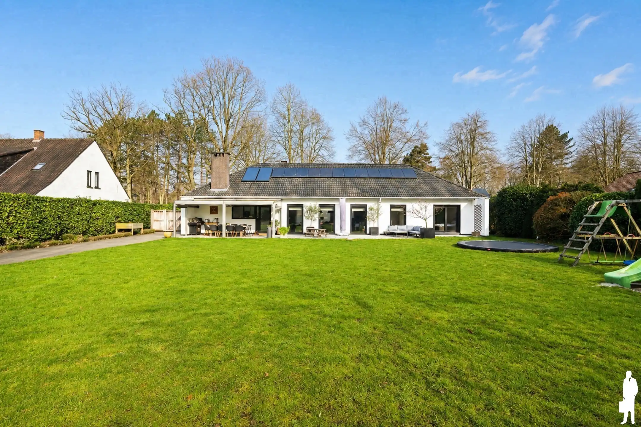 Instapklare gelijkvloerse villa op toplocatie (ca. 2.028 m²) foto 27