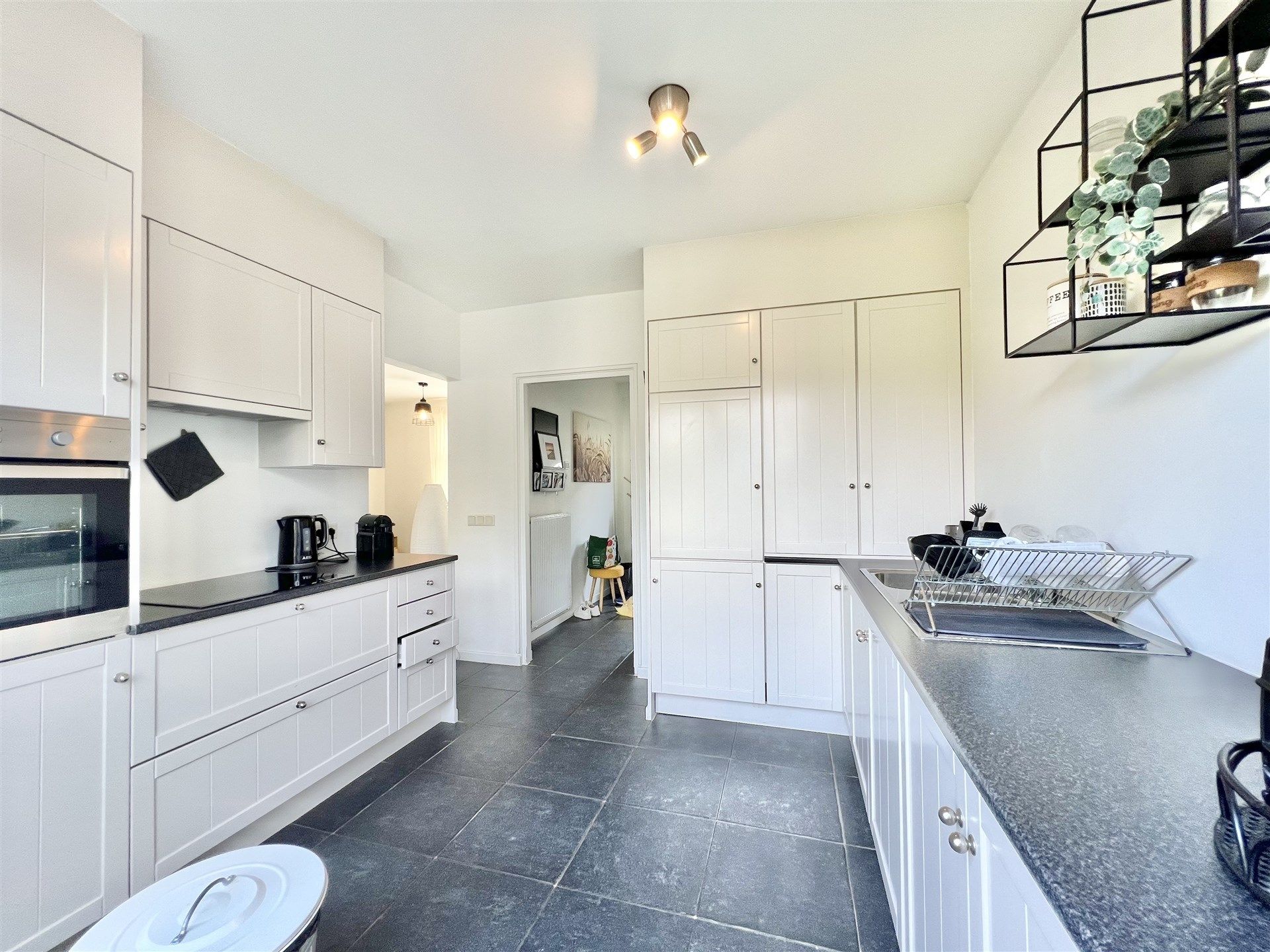 Charmante woning met drie slaapkamers en tuin foto 6