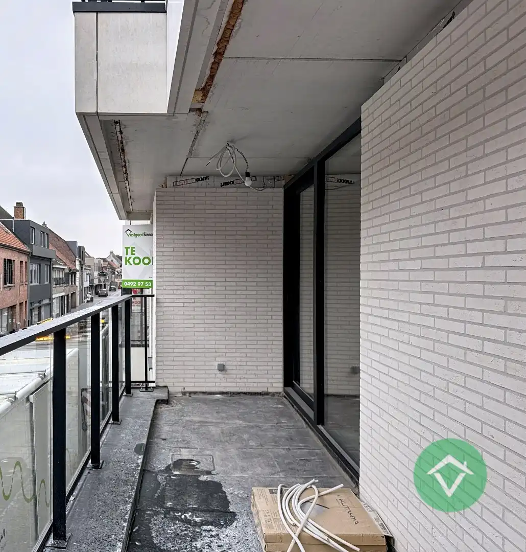 Volledig geschilderd Instapklaar appartement met garage in centrum Koekelare foto 12
