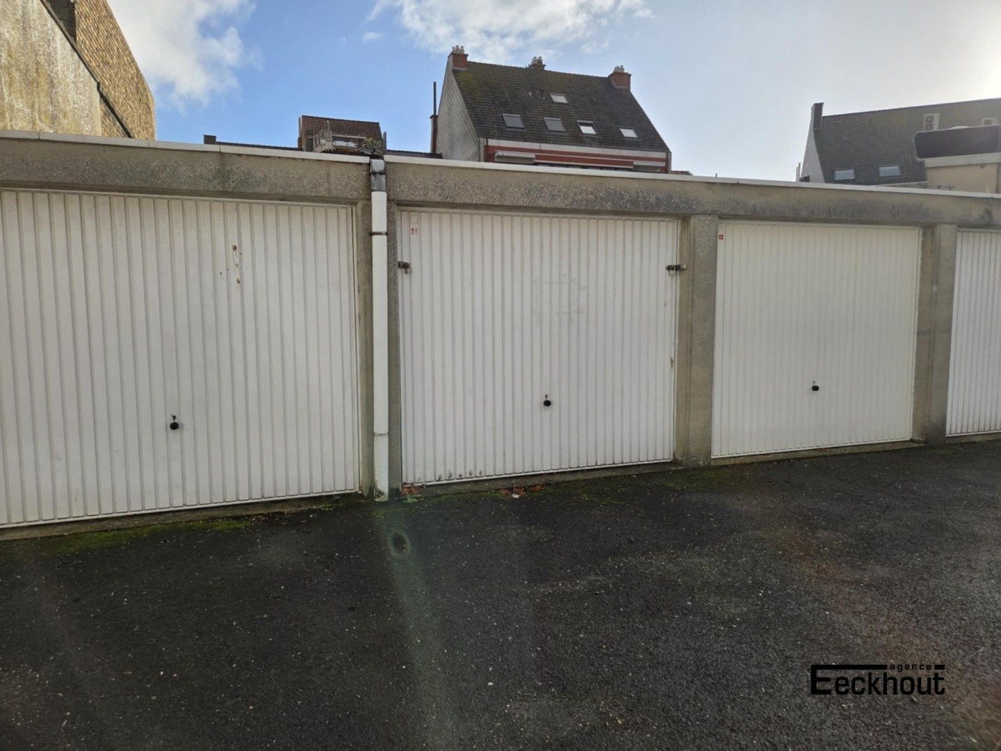 Zeer ruime gesloten garagebox op gunstige locatie foto 4