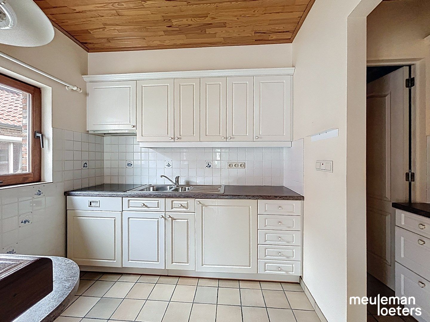 Charmante woning met garage en terras foto 6