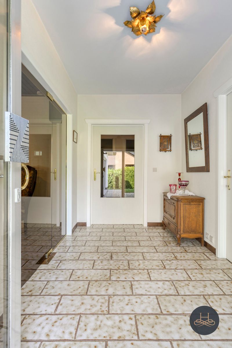 Verrassend ruime open woning met prachtige tuin foto 2