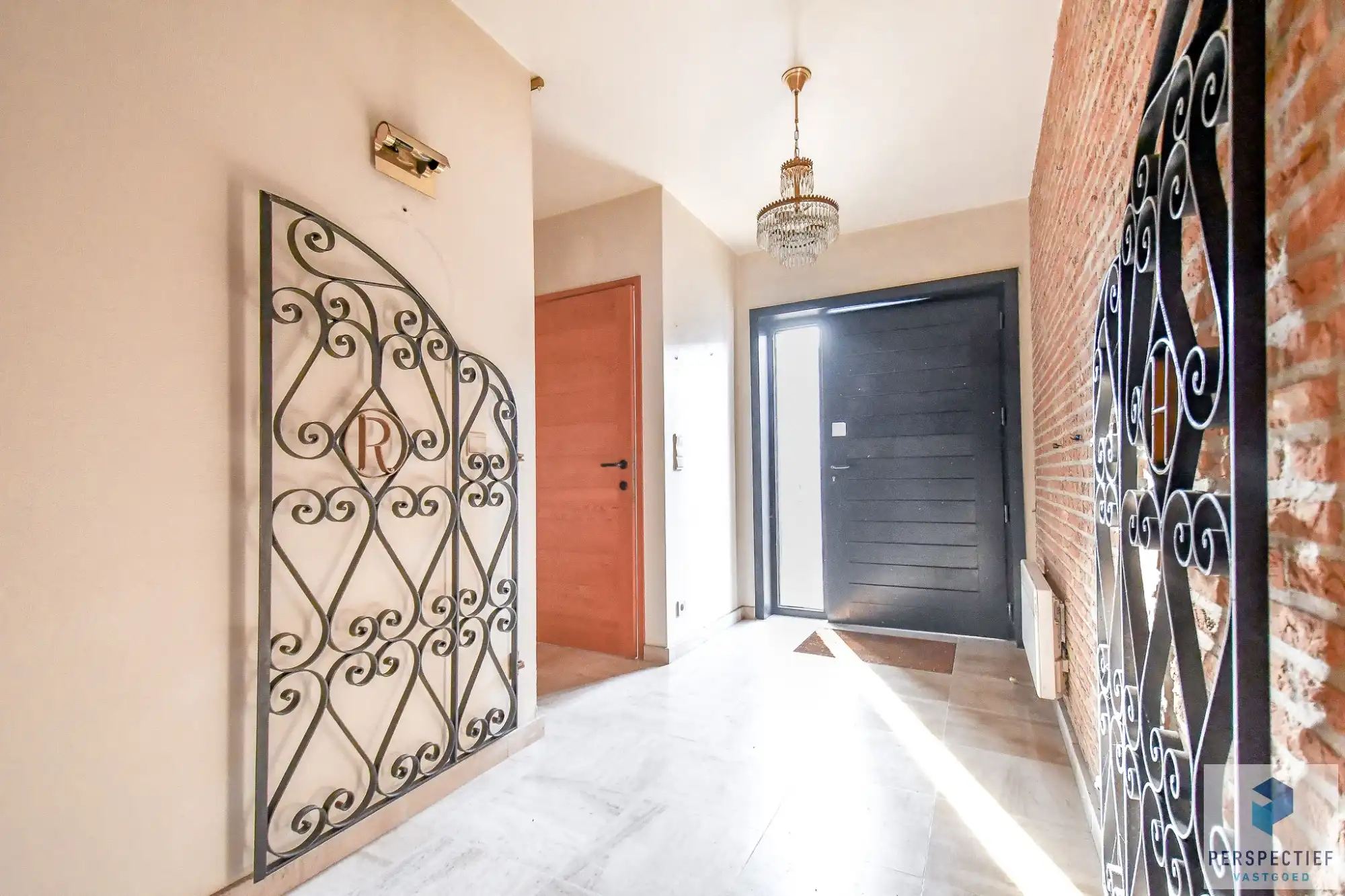 Centraal gelegen ruime woning met 3 slaapkamers - garage en grote tuin foto 12