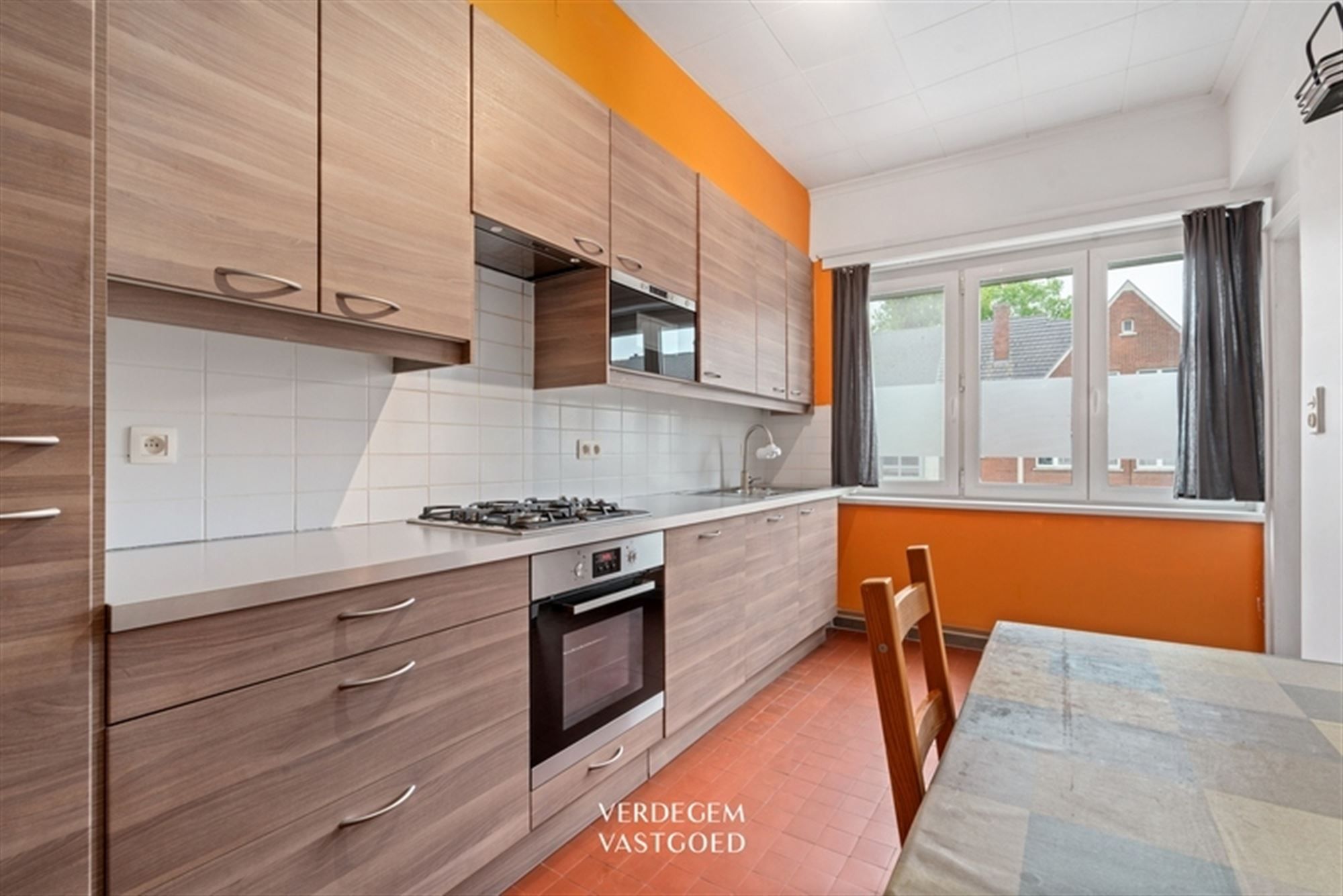 Goed gelegen appartement met 2 slaapkamers foto 6