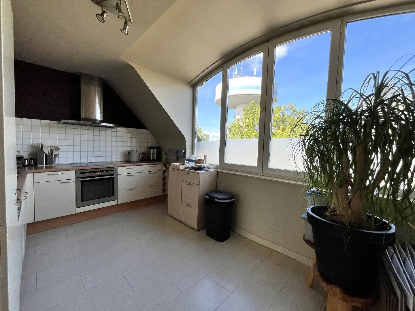 Hedendaags duplexappartement met riant terras foto 12