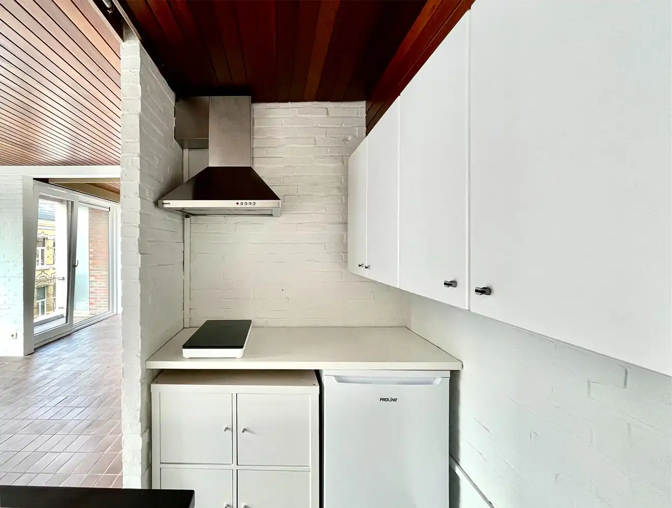 Verzorgde studio met balkon op centrale ligging foto 7