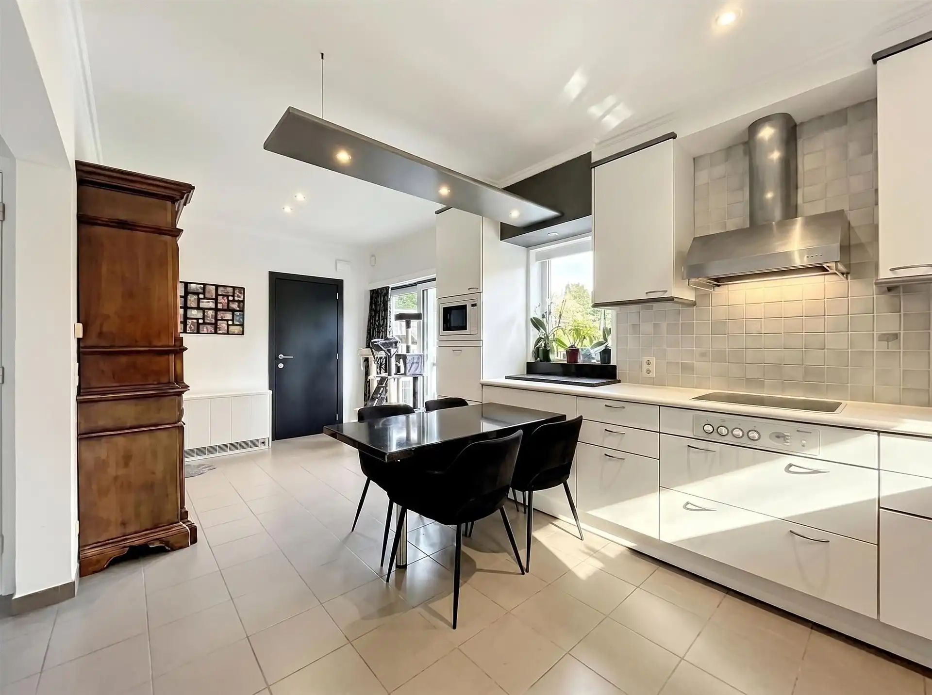 Instapklare gezinswoning met 3 slaapkamers en garage op toplocatie foto 6