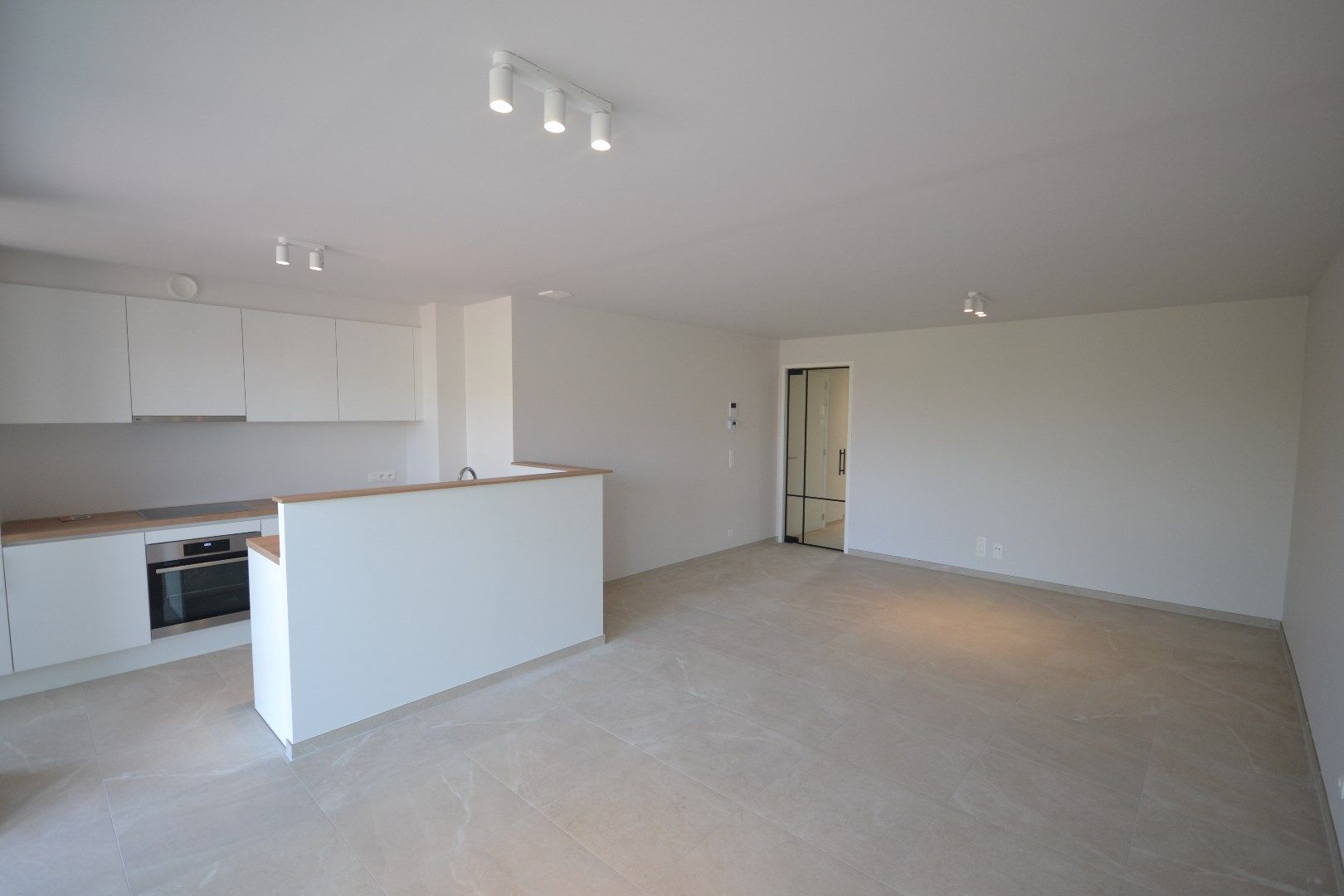 Nieuwbouw appartement te huur met 2 slaapkamers   foto 4