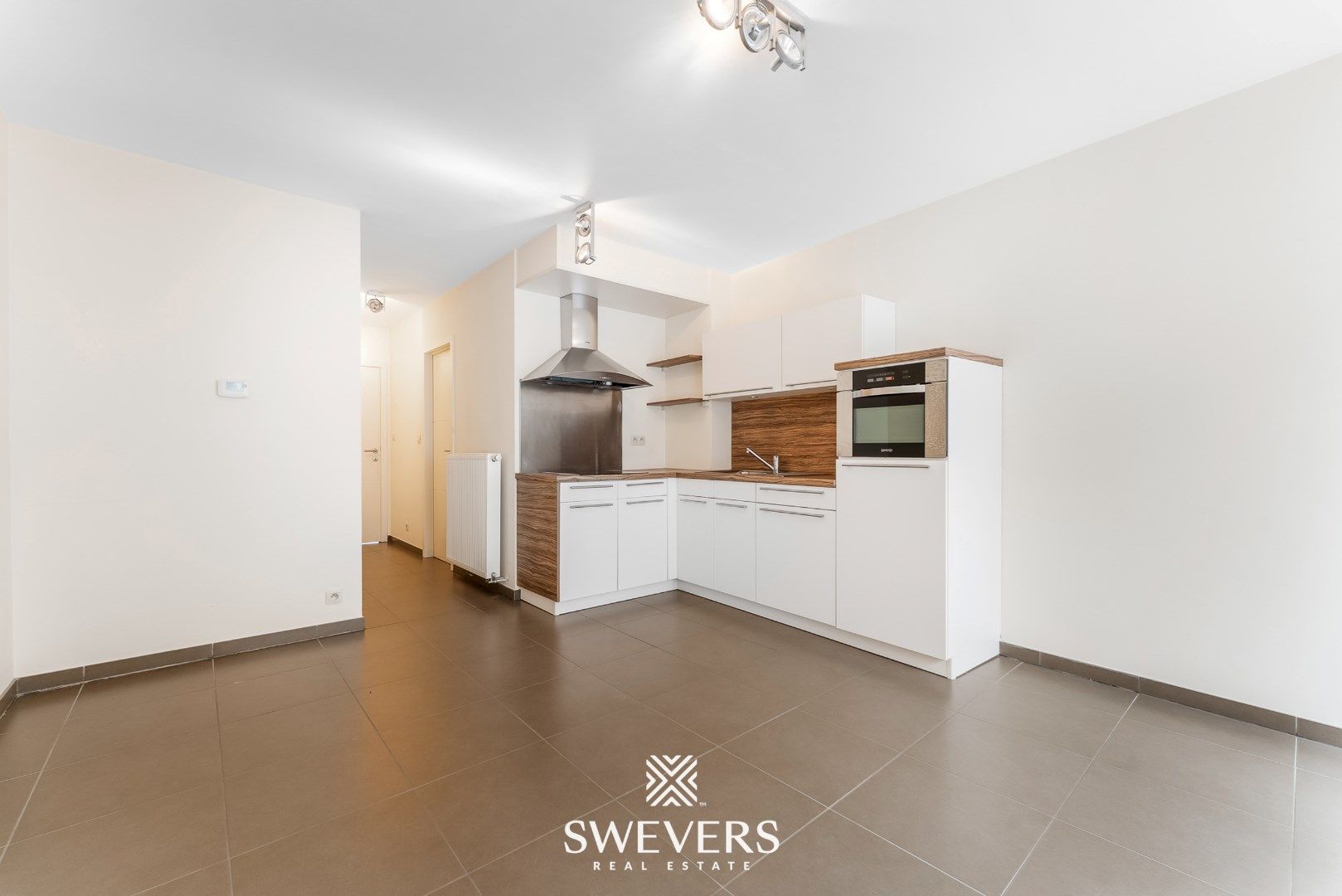 Praktisch appartement met terras in hartje Sint-Truiden foto 10