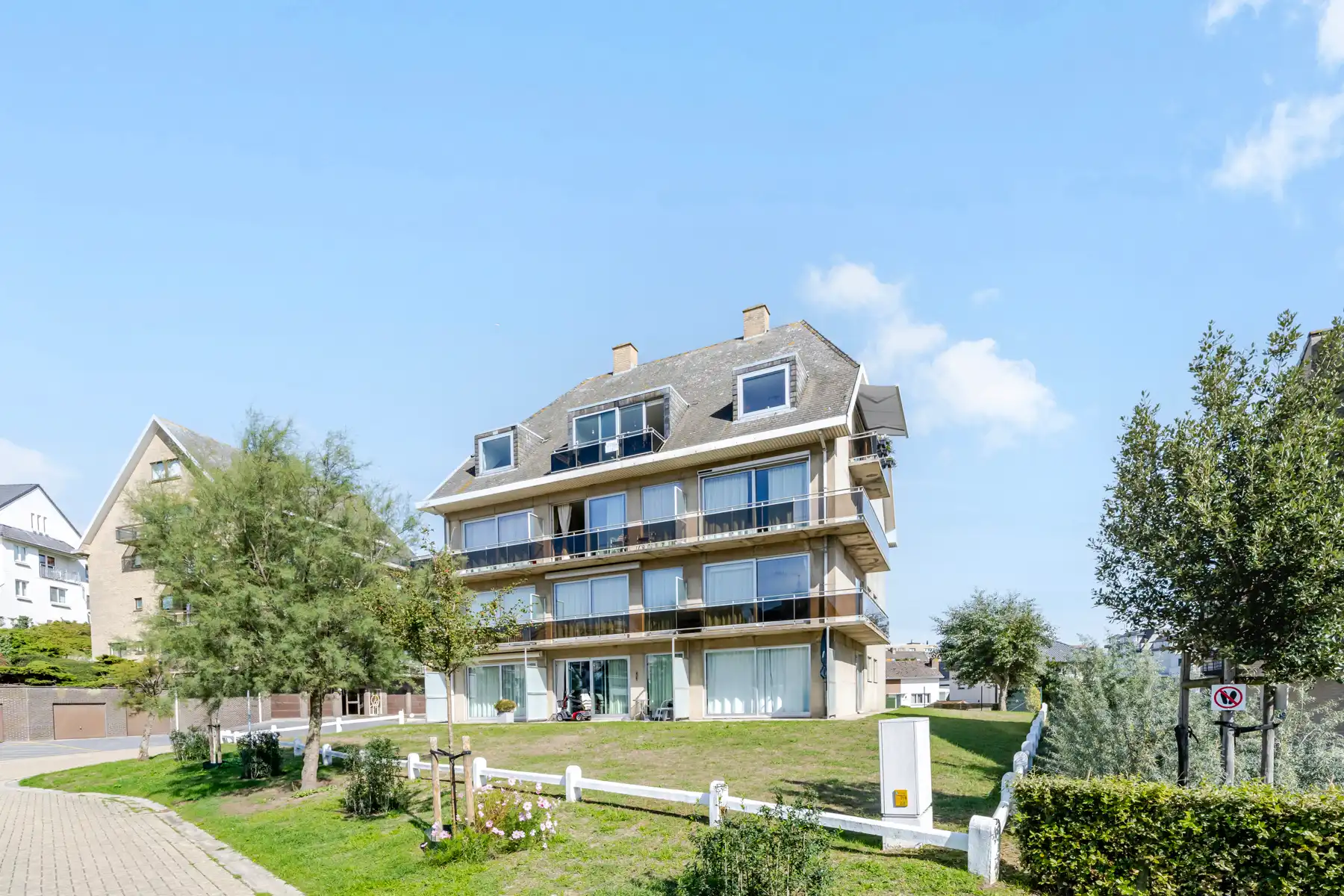 Zonnige studio met open zicht nabij het strand foto {{pictureIndex}}