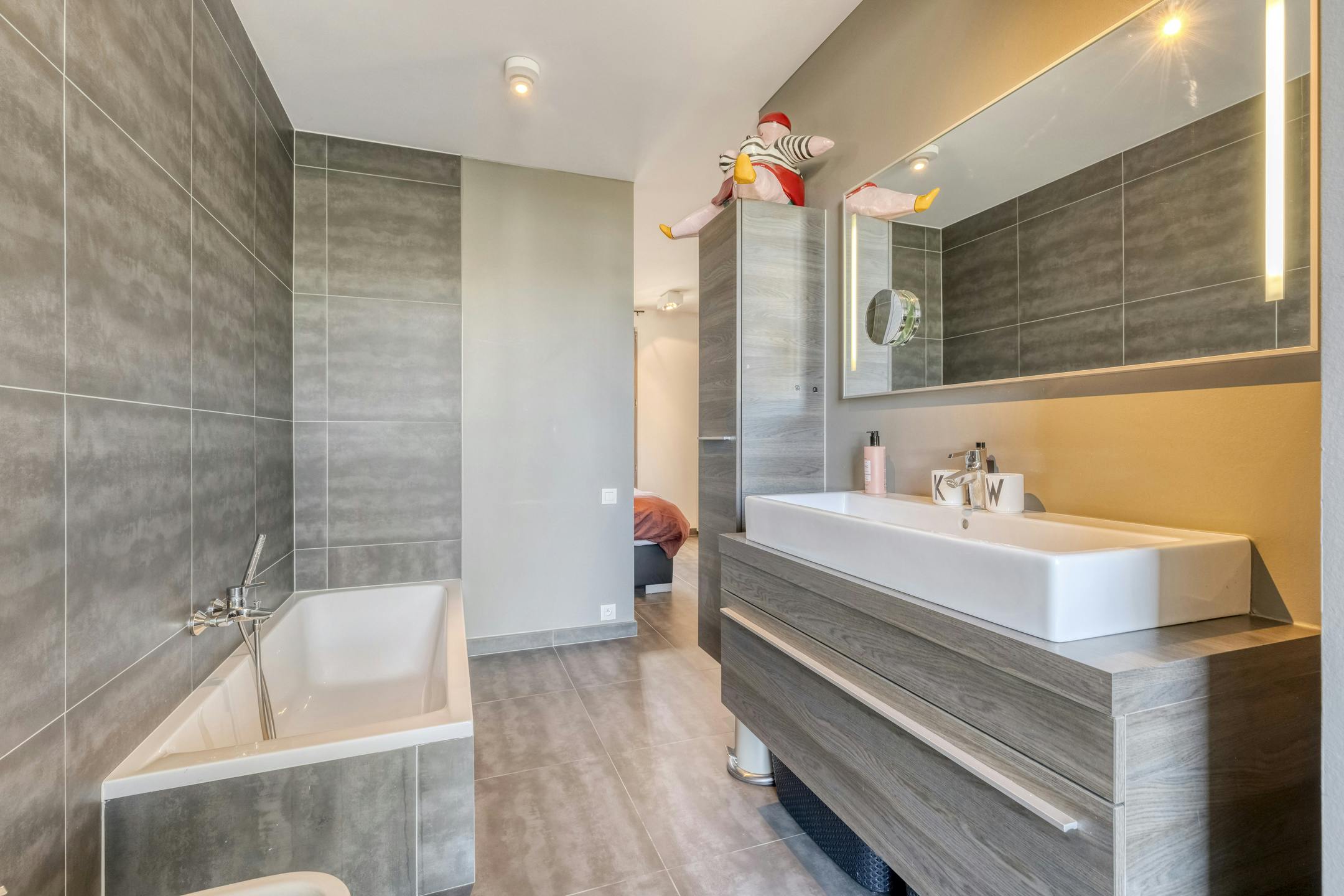 Modern appartement van Rietveld vlakbij zee in Sint-Idesbald foto 11