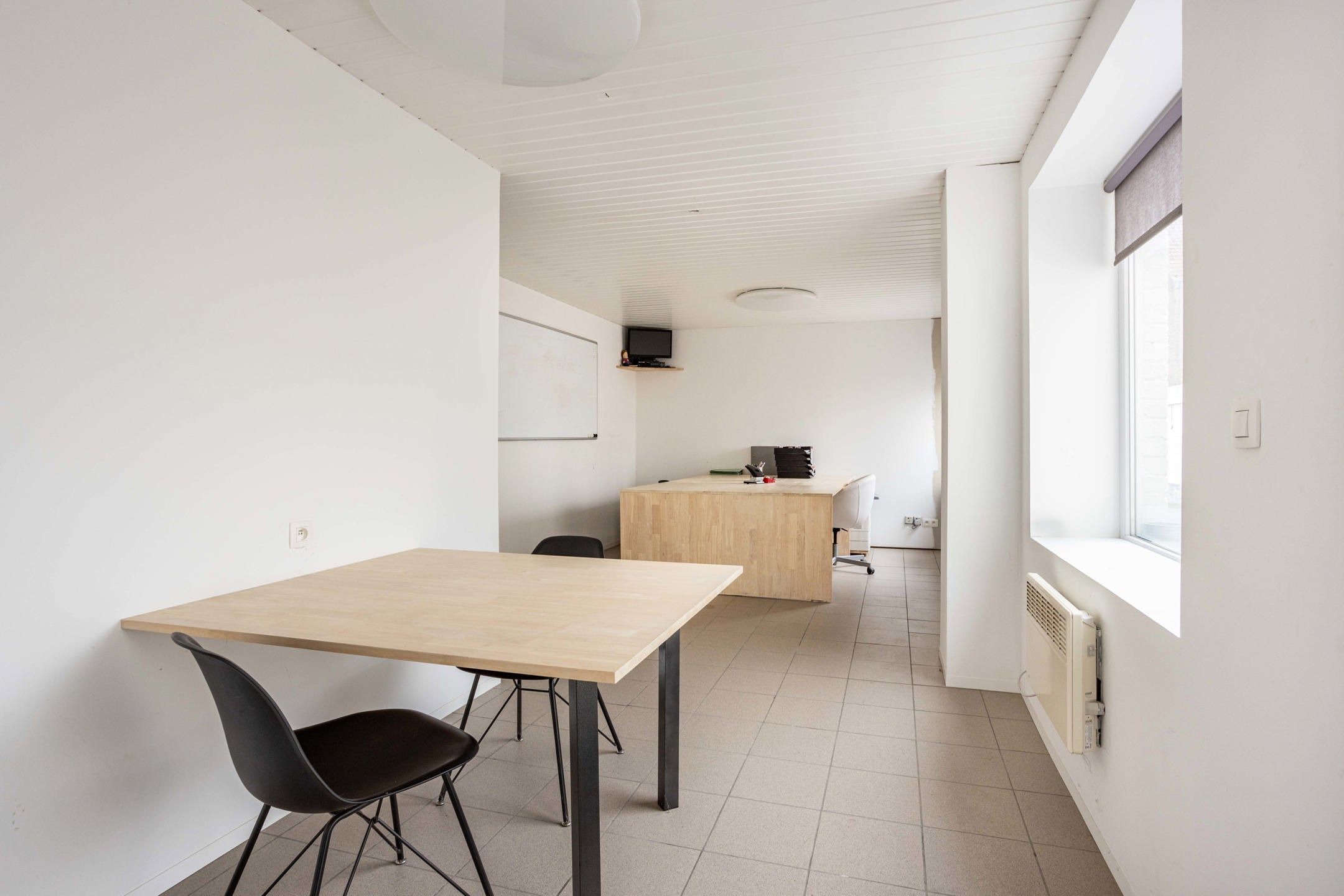 Ruime loods op een gunstige locatie met veel mogelijkheden! foto 2