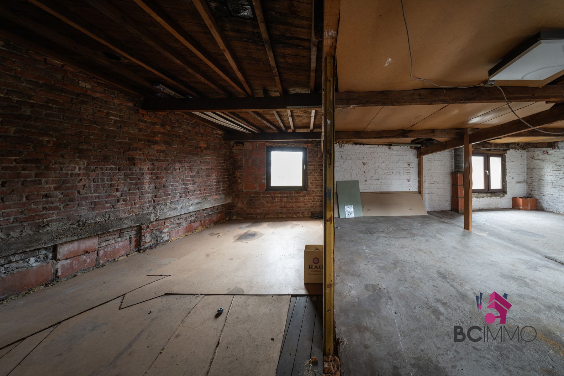 Karaktervolle woning met ruime tuin te Genk foto 25