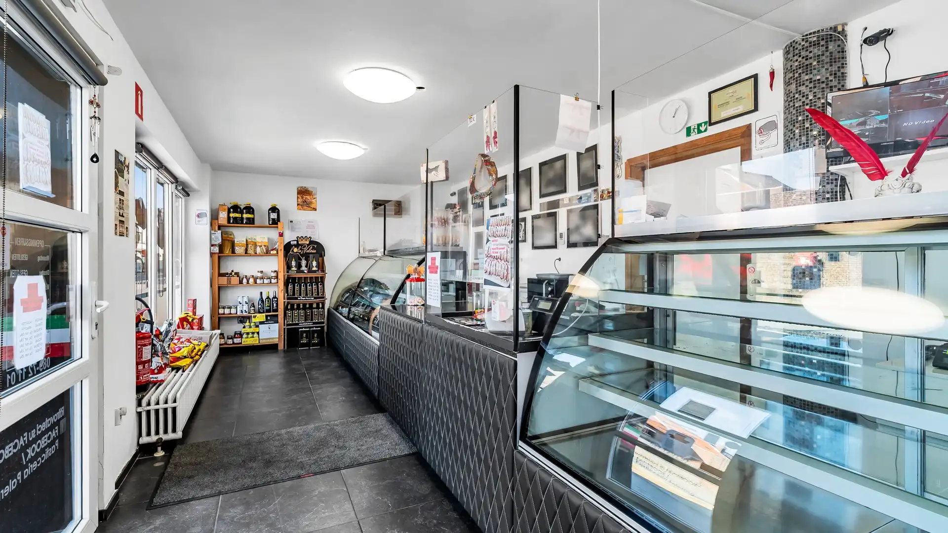 Wonen boven je zaak? Ontdek deze instapklare opportuniteit in het hart van Maasmechelen foto 12